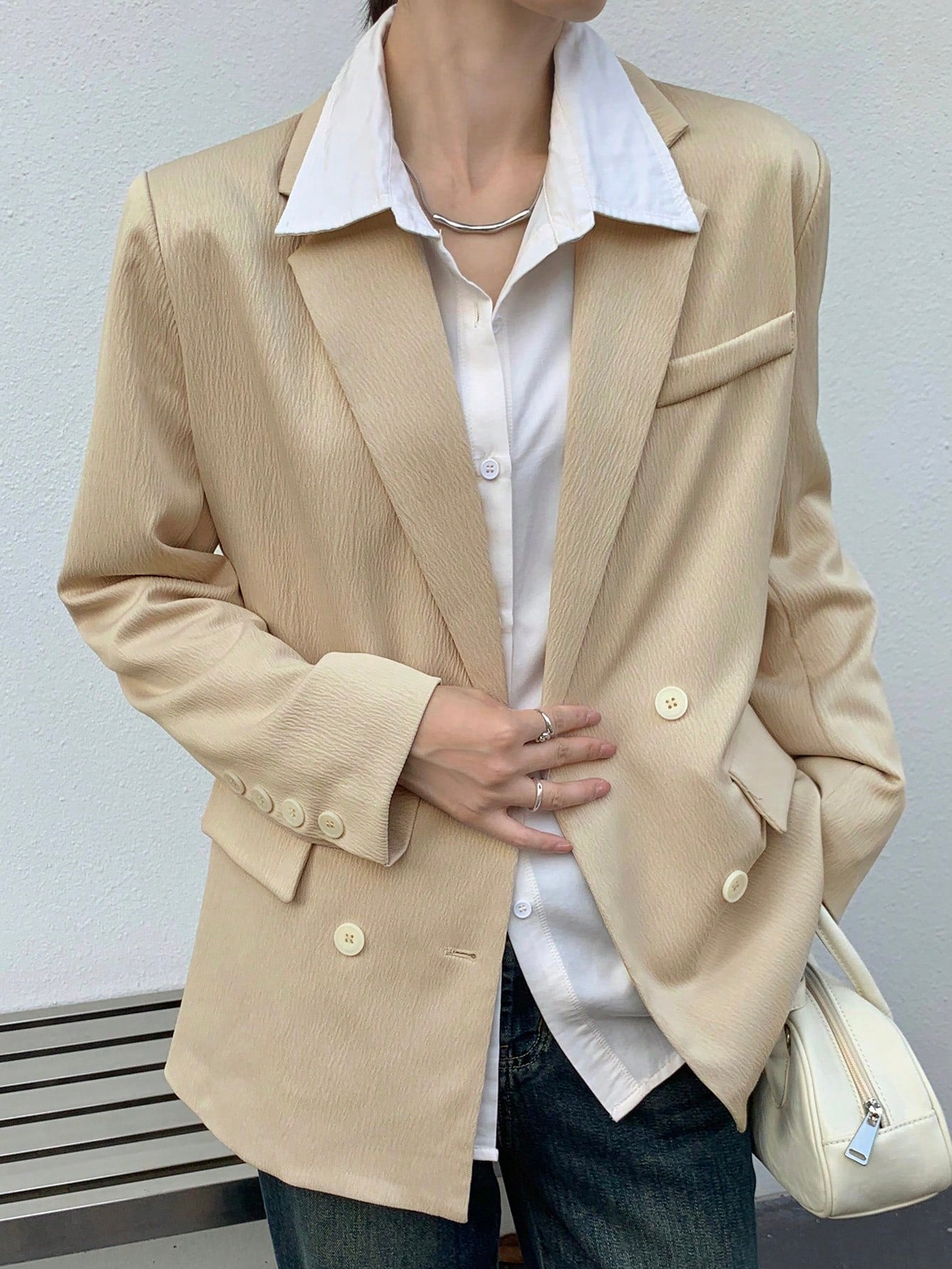 CM-CS087705 Women Elegant Seoul Style Solid Color Lapel Neckline Long Sleeve Textured Loose Fit Blazer