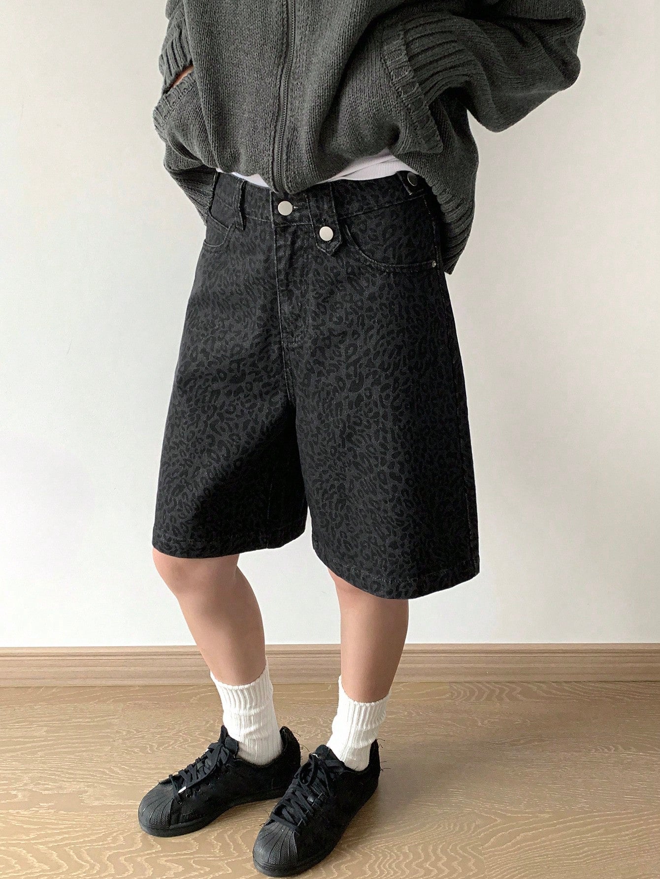 CM-BS492210 Women Casual Seoul Style Leopard Print Loose Bermuda Shorts - Light Gray