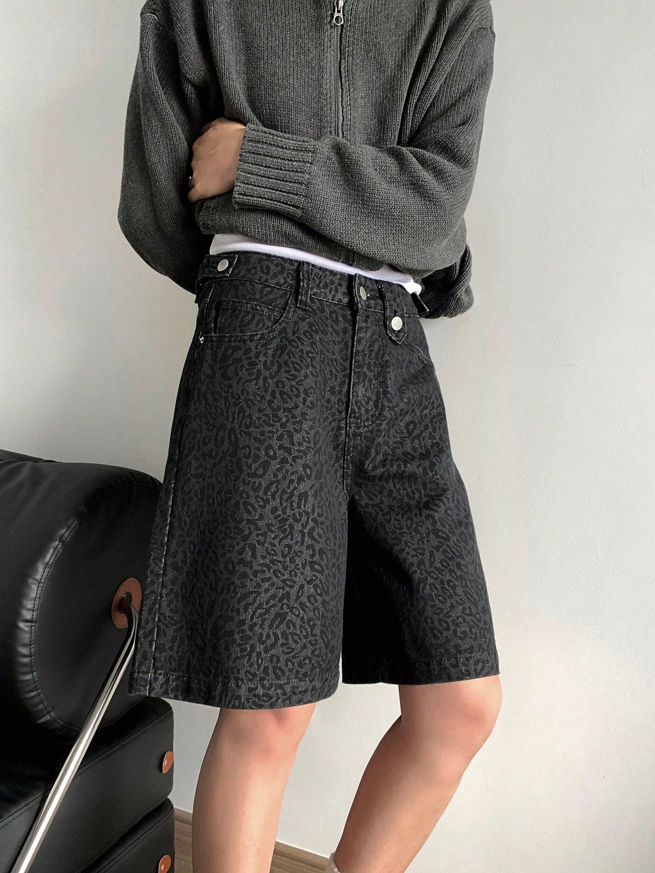 CM-BS492210 Women Casual Seoul Style Leopard Print Loose Bermuda Shorts - Light Gray