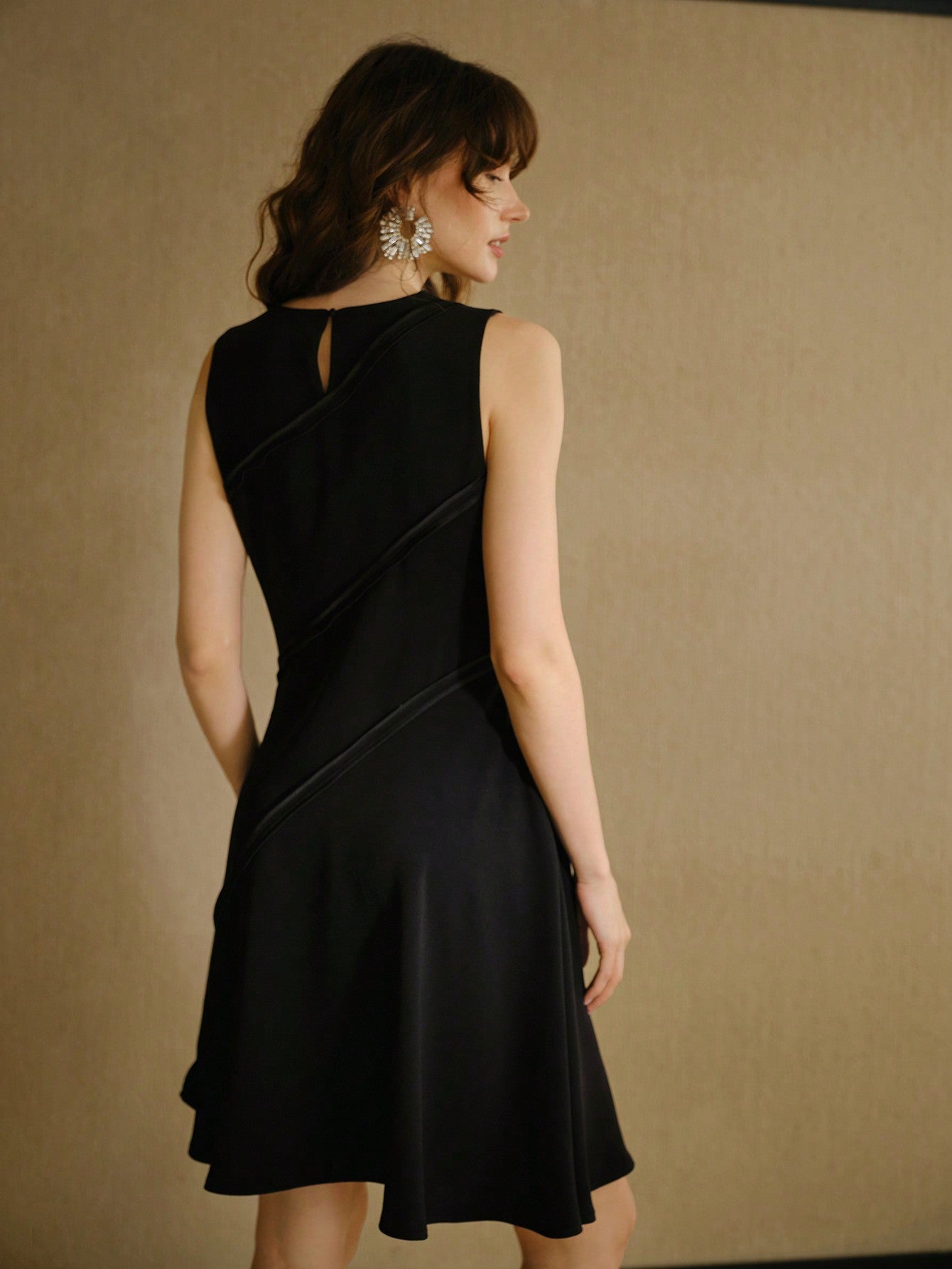 CM-DS191611 Women Elegant Seoul Style Round Neck Keyhole Back Bias Cut Sleevleess Mini Dress - Black