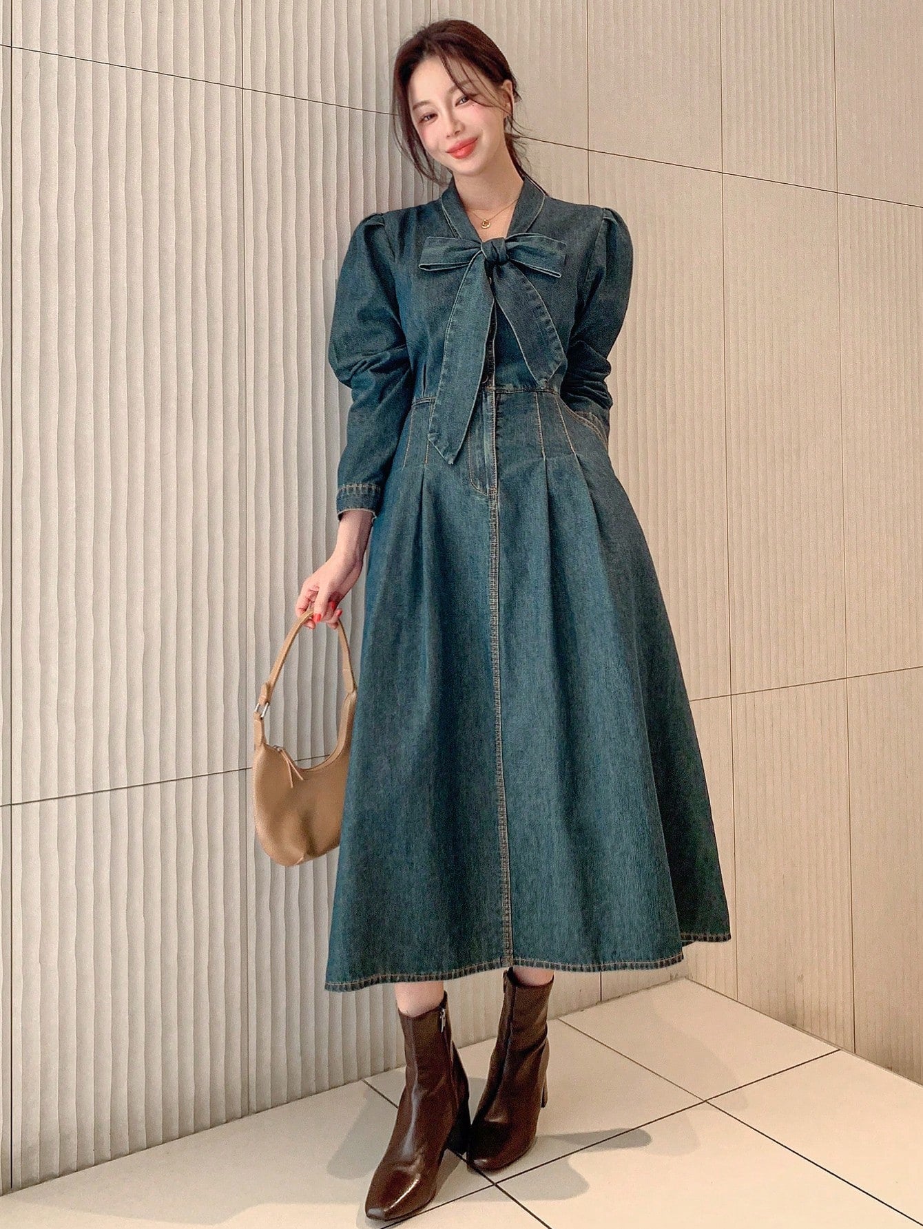 CM-DS234705 Women Casual Seoul Style Dark Wash Tie-Neck Long Sleeve Pleated Denim Dress