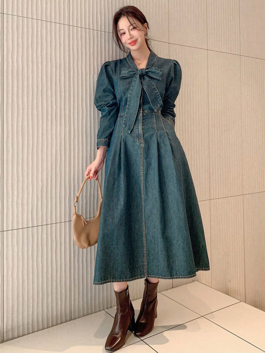 CM-DS234705 Women Casual Seoul Style Dark Wash Tie-Neck Long Sleeve Pleated Denim Dress