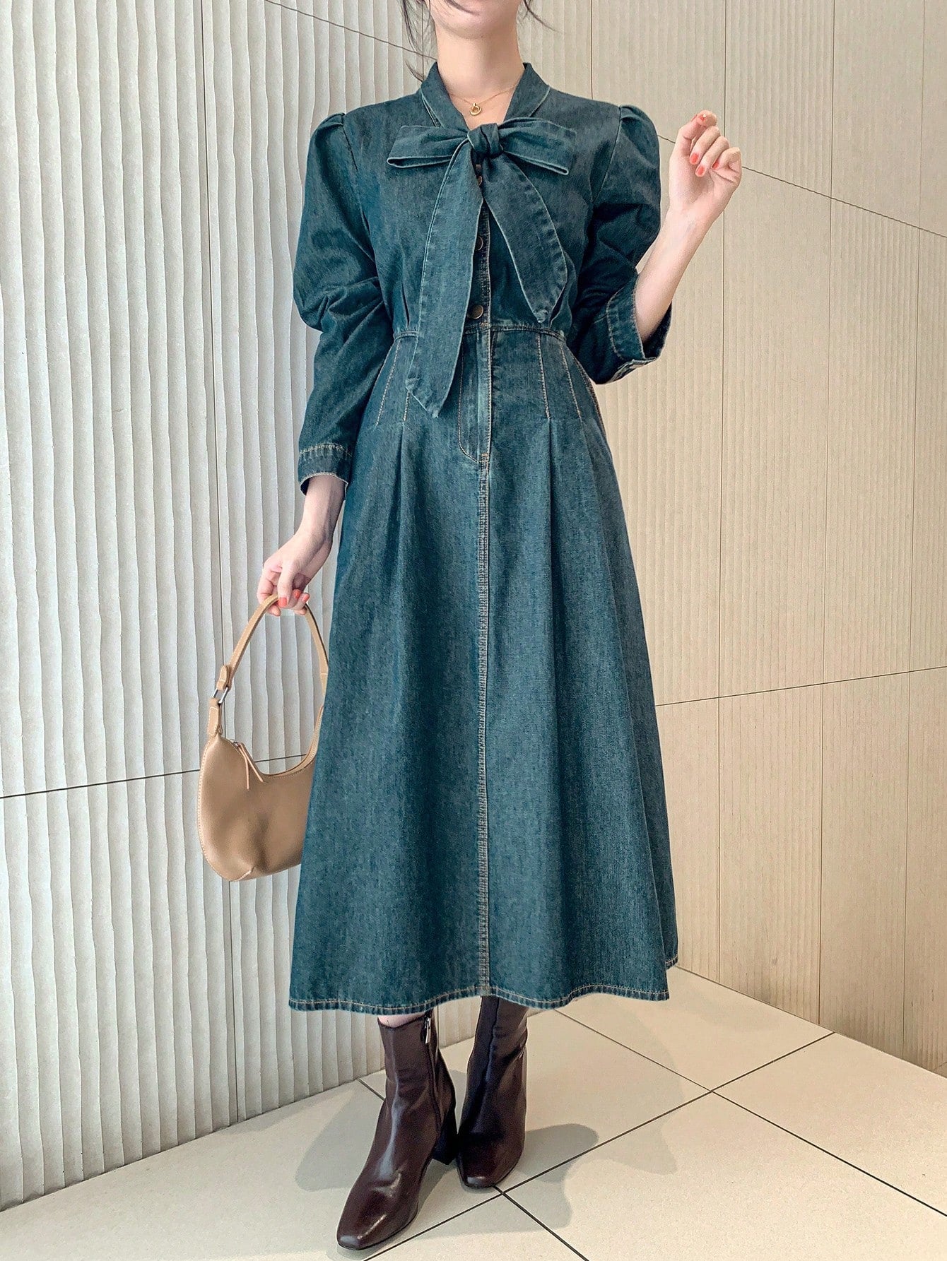 CM-DS234705 Women Casual Seoul Style Dark Wash Tie-Neck Long Sleeve Pleated Denim Dress