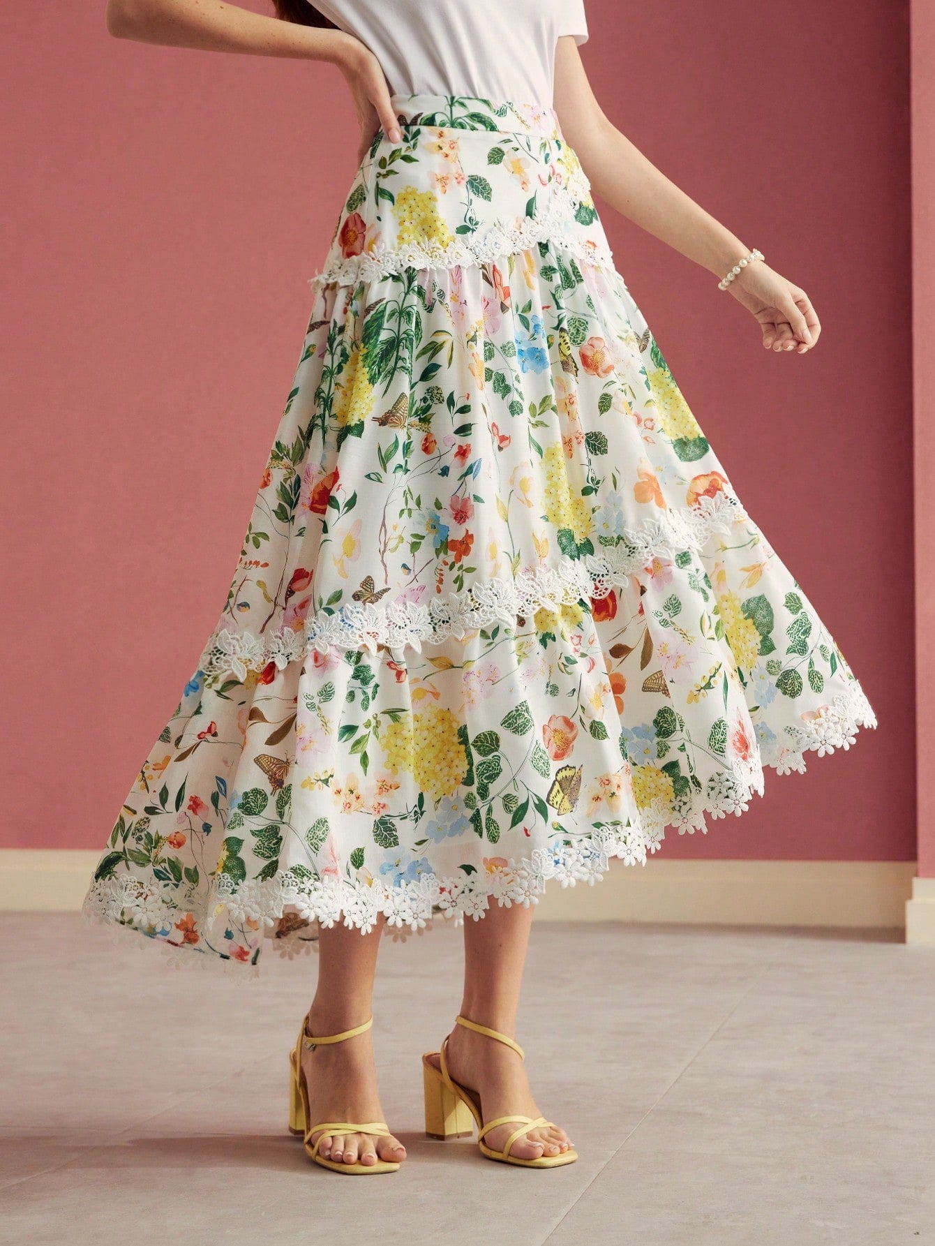 CM-BS550077 Women Trendy Bohemian Style Floral Print Contrast Lace Ruffle Hem Maxi Skirt