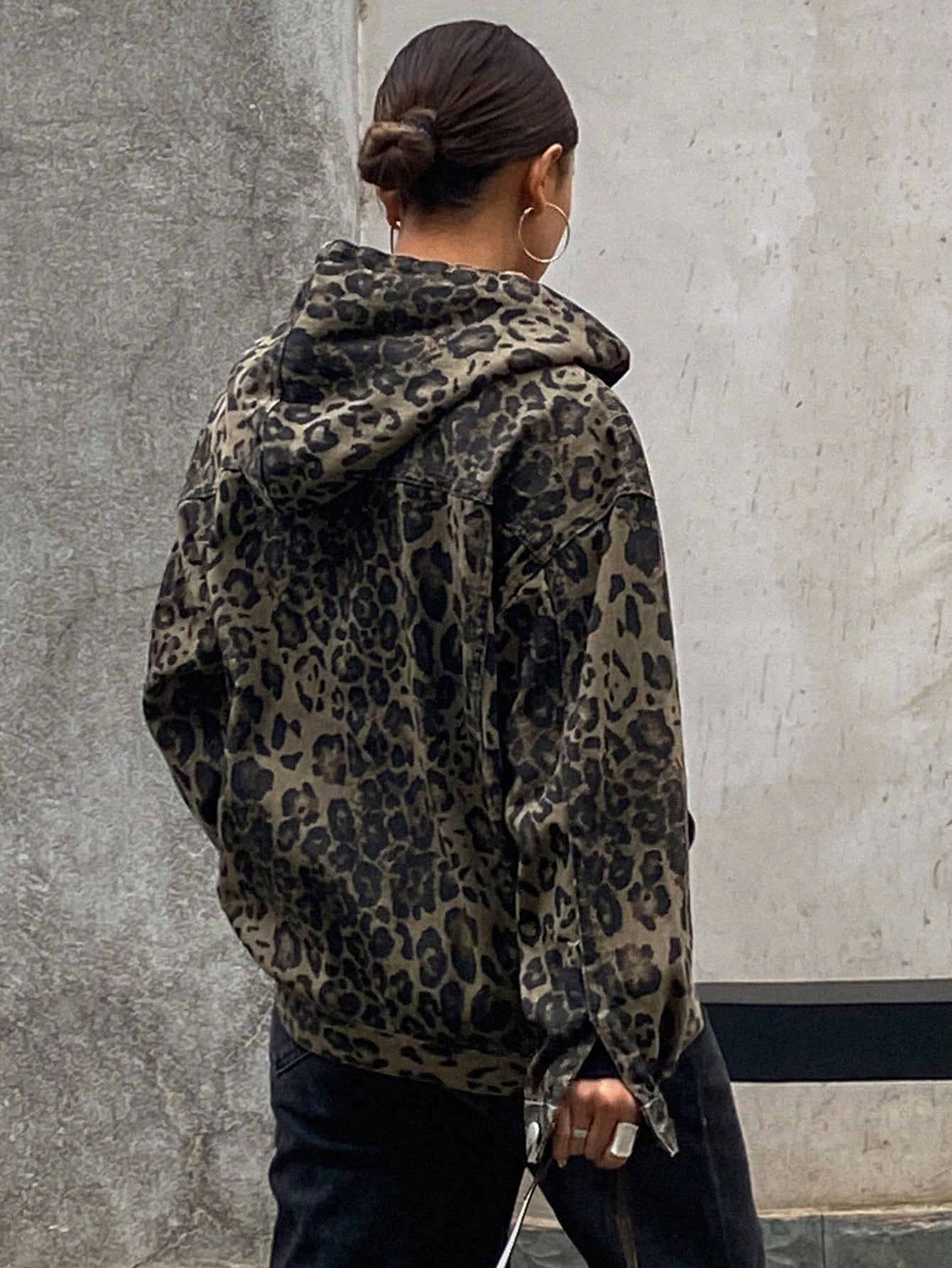 CM-CS941597 Women Casual Seoul Style Leopard Print Hooded Zip-Up Oversized Denim Jacket