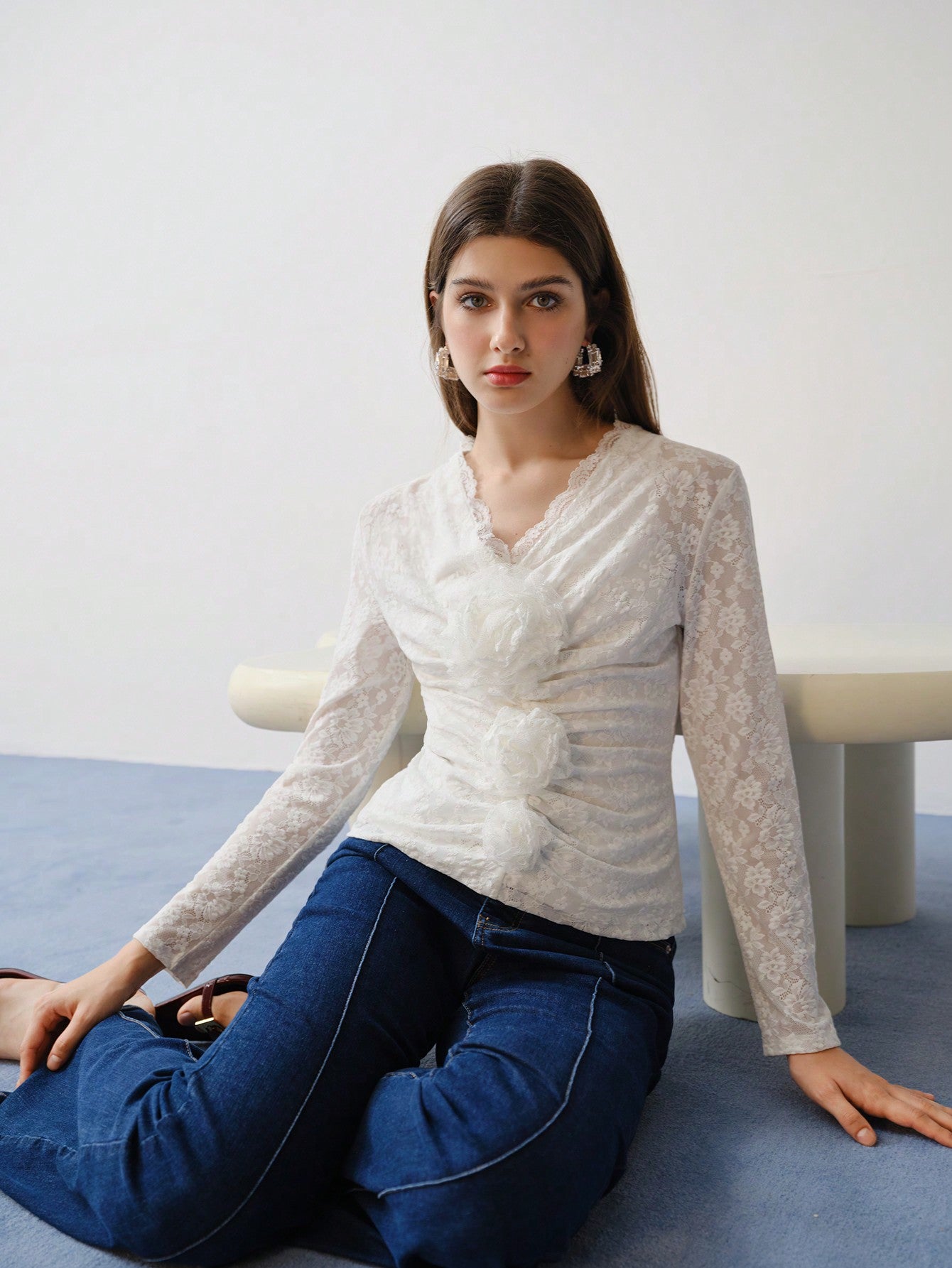 CM-TS426448 Women Elegant Seoul Style V-Neck Long Sleeve Lace Stereo Floral Ruched T-Shirt - White