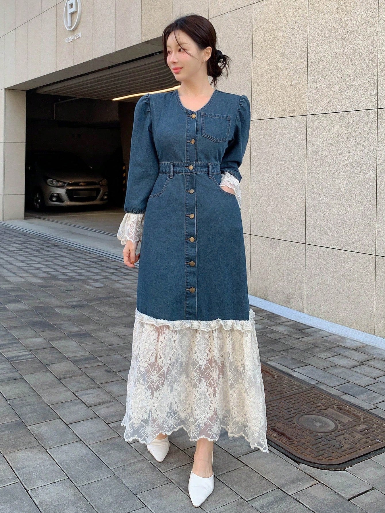 CM-DS842868 Women Casual Seoul Style Dark Wash V-Neck Lace Patchwork Hem Puff Sleeve Denim Dress