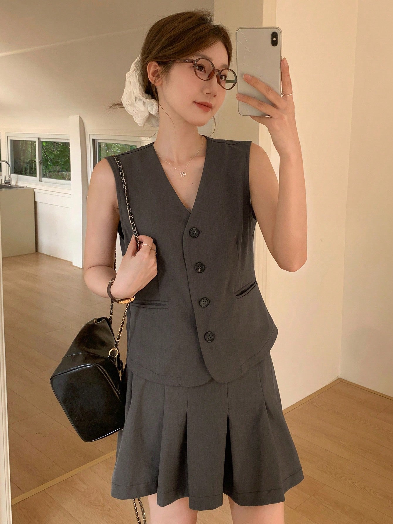 CM-SS616068 Women Casual Seoul Style Loose Sleeveless Vest With Mini Skirt - Set