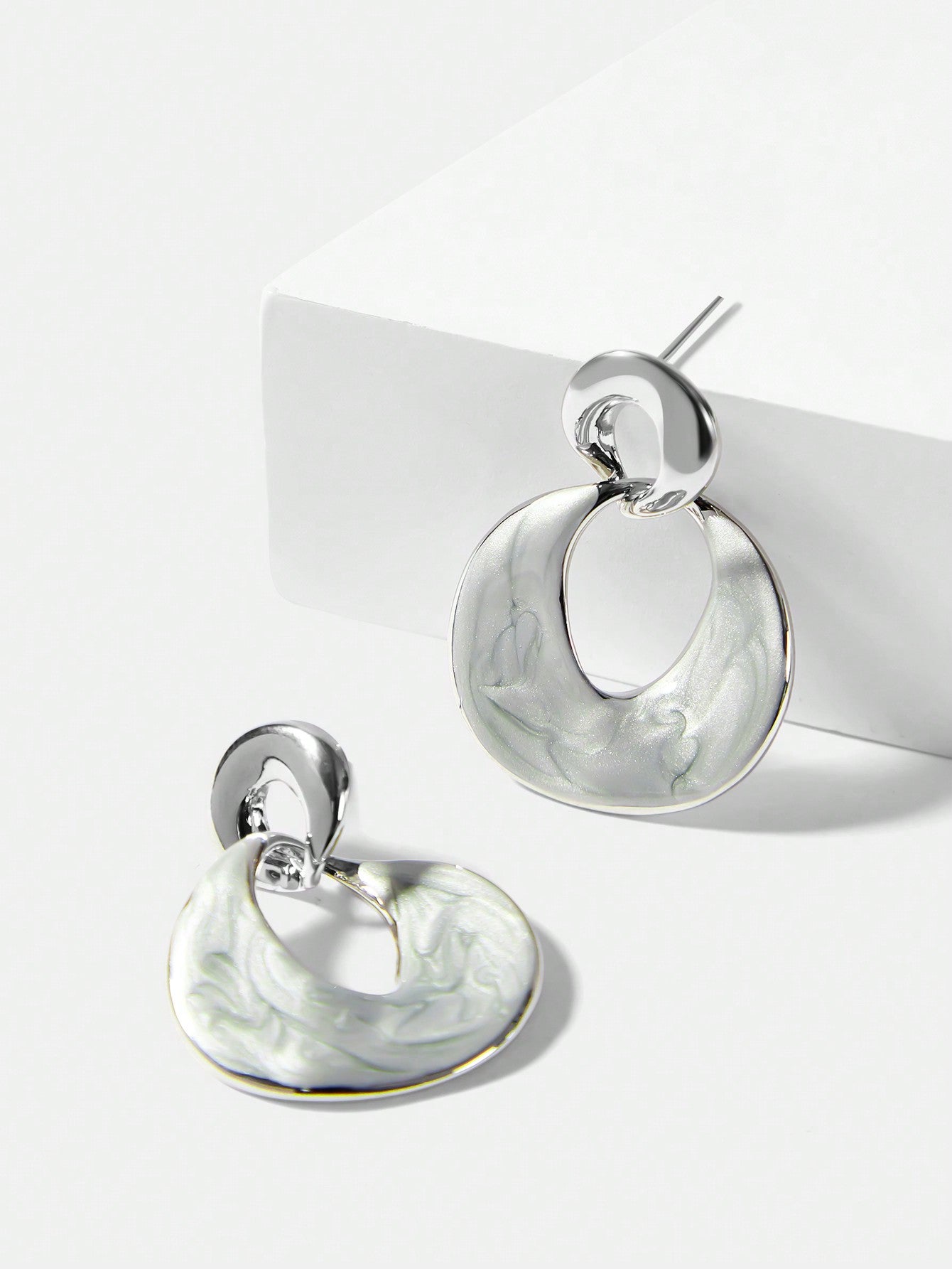 CM-AXS721107 Women Trendy Seoul Style Silver-Tone Plated Dripping Geometric Shaped Dangle Earrings