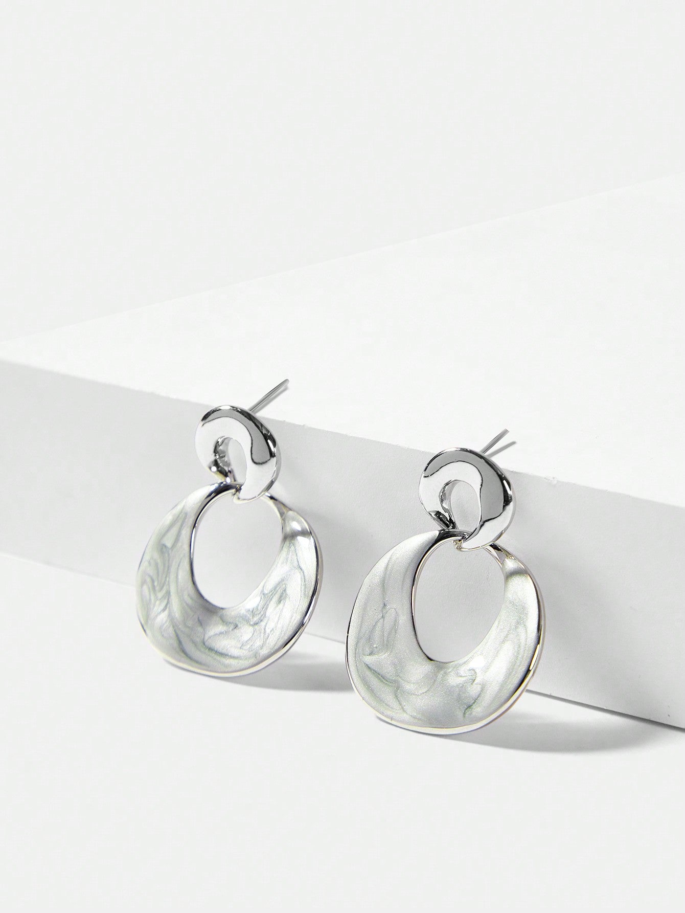 CM-AXS721107 Women Trendy Seoul Style Silver-Tone Plated Dripping Geometric Shaped Dangle Earrings