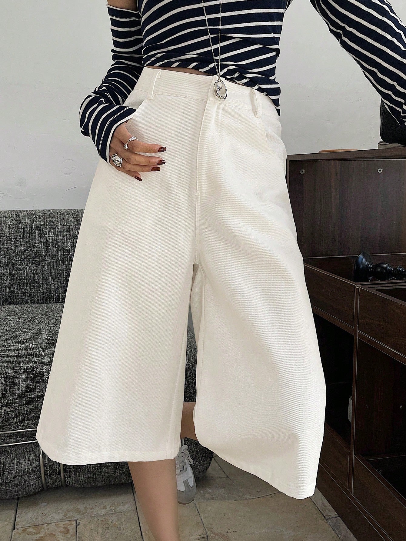 CM-BS811081 Women Casual Seoul Style Decorative 3D Pocket High Waist Bermuda Shorts - Beige