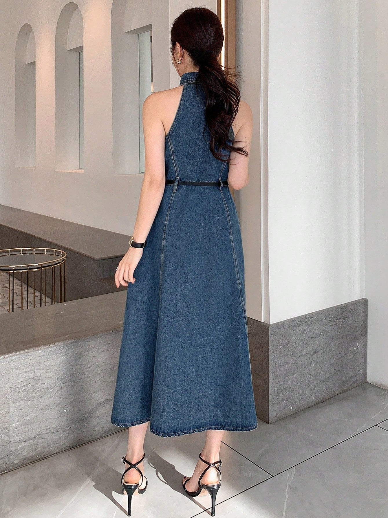 CM-DS374418 Women Casual Seoul Style Medium Wash Halter Neckline Sleeveless Button Denim Dress