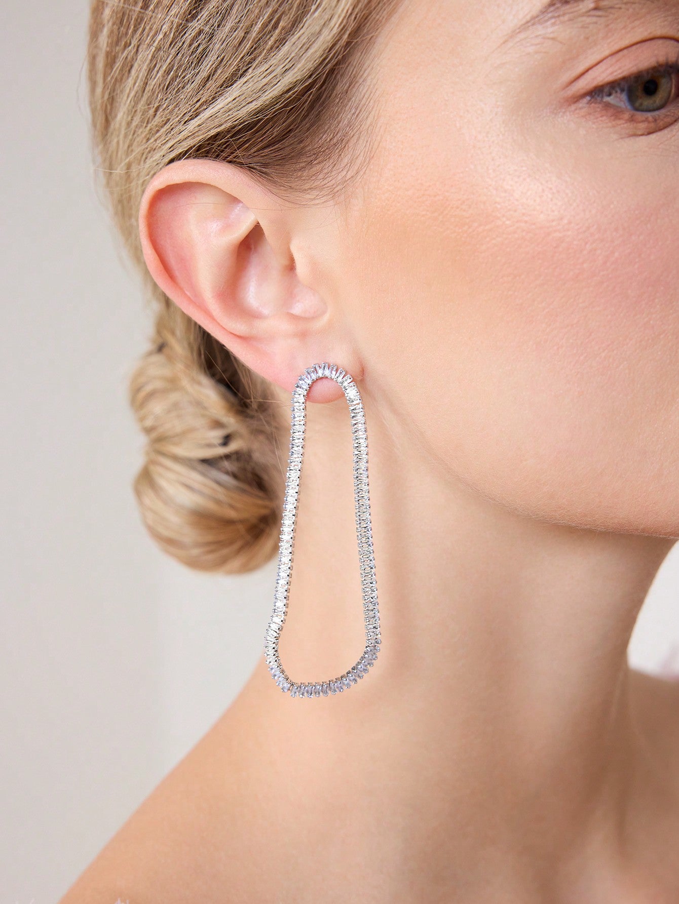 CM-AXS704418 Women Trendy Seoul Style Asymmetrical Zirconia Dangle Earrings - Silver