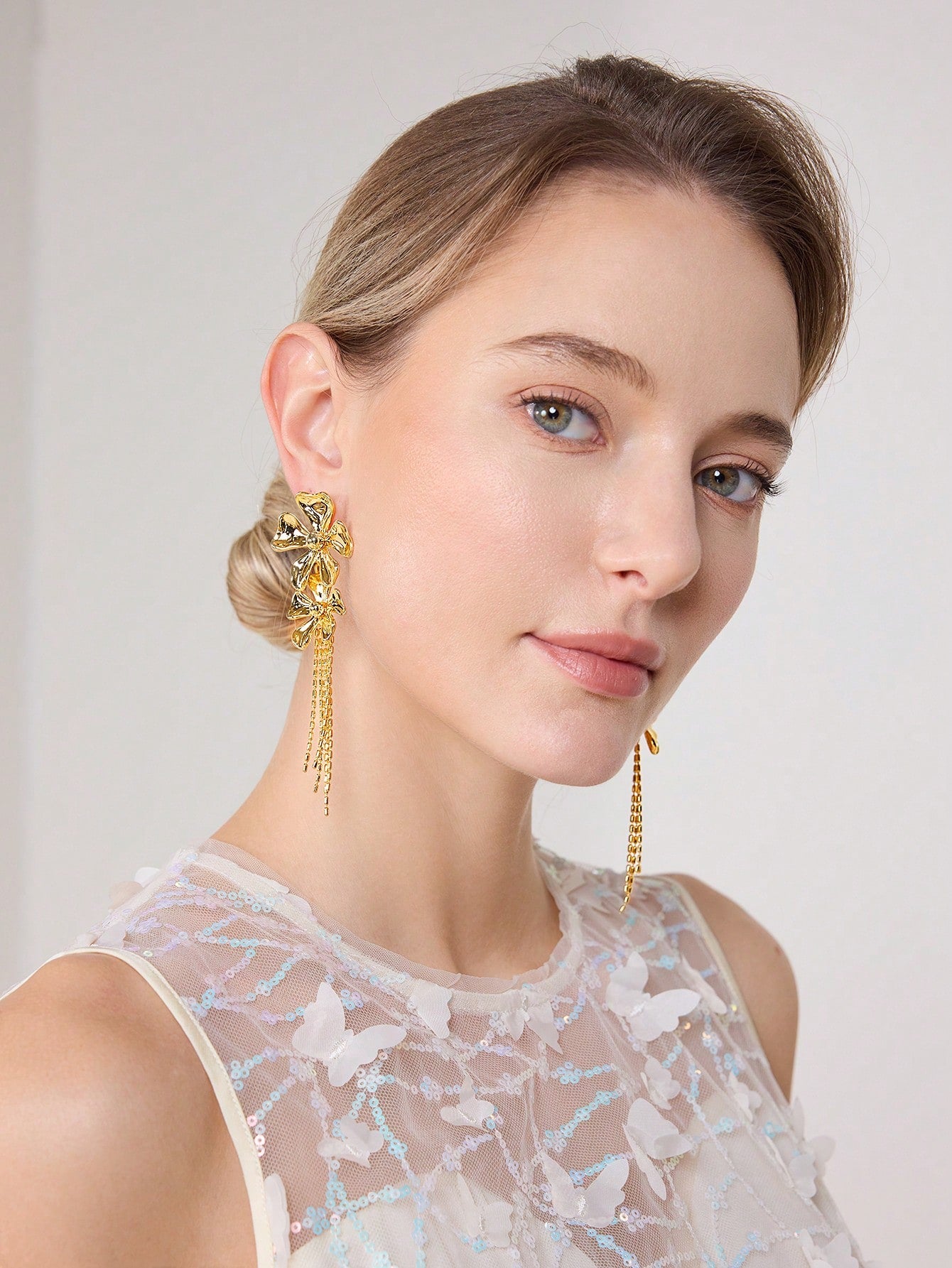 CM-AXS904664 Women Trendy Seoul Style 18K Gold Plated Fringed Floral Dangle Earrings
