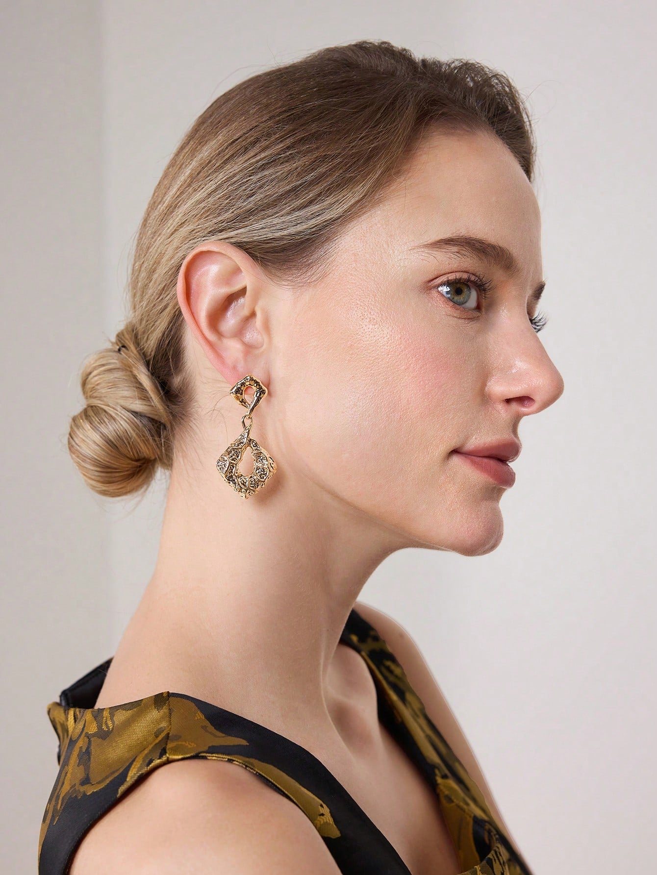 CM-AXS554164 Women Trendy Seoul Style 18K Gold Plated Geometric Metal Earrings - Yellow Gold