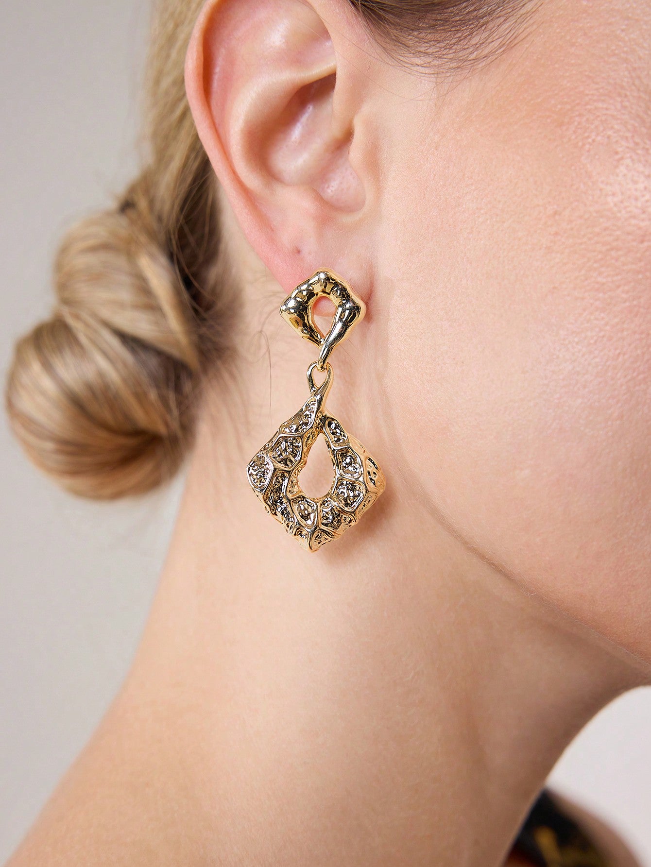 CM-AXS554164 Women Trendy Seoul Style 18K Gold Plated Geometric Metal Earrings - Yellow Gold