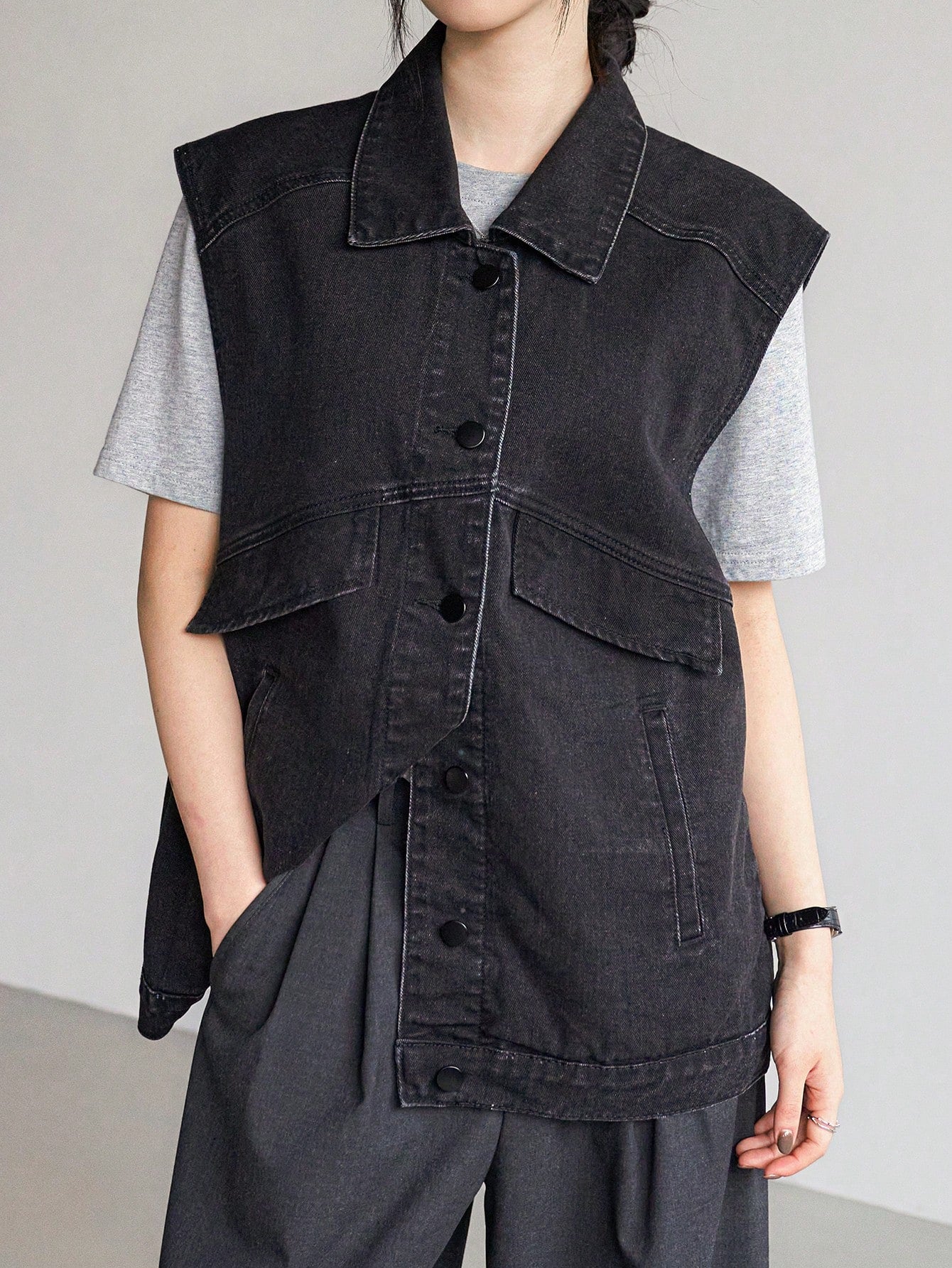CM-CS420595 Women Casual Seoul Style Sleeveless Front Button Pocket Denim Jacket - Black