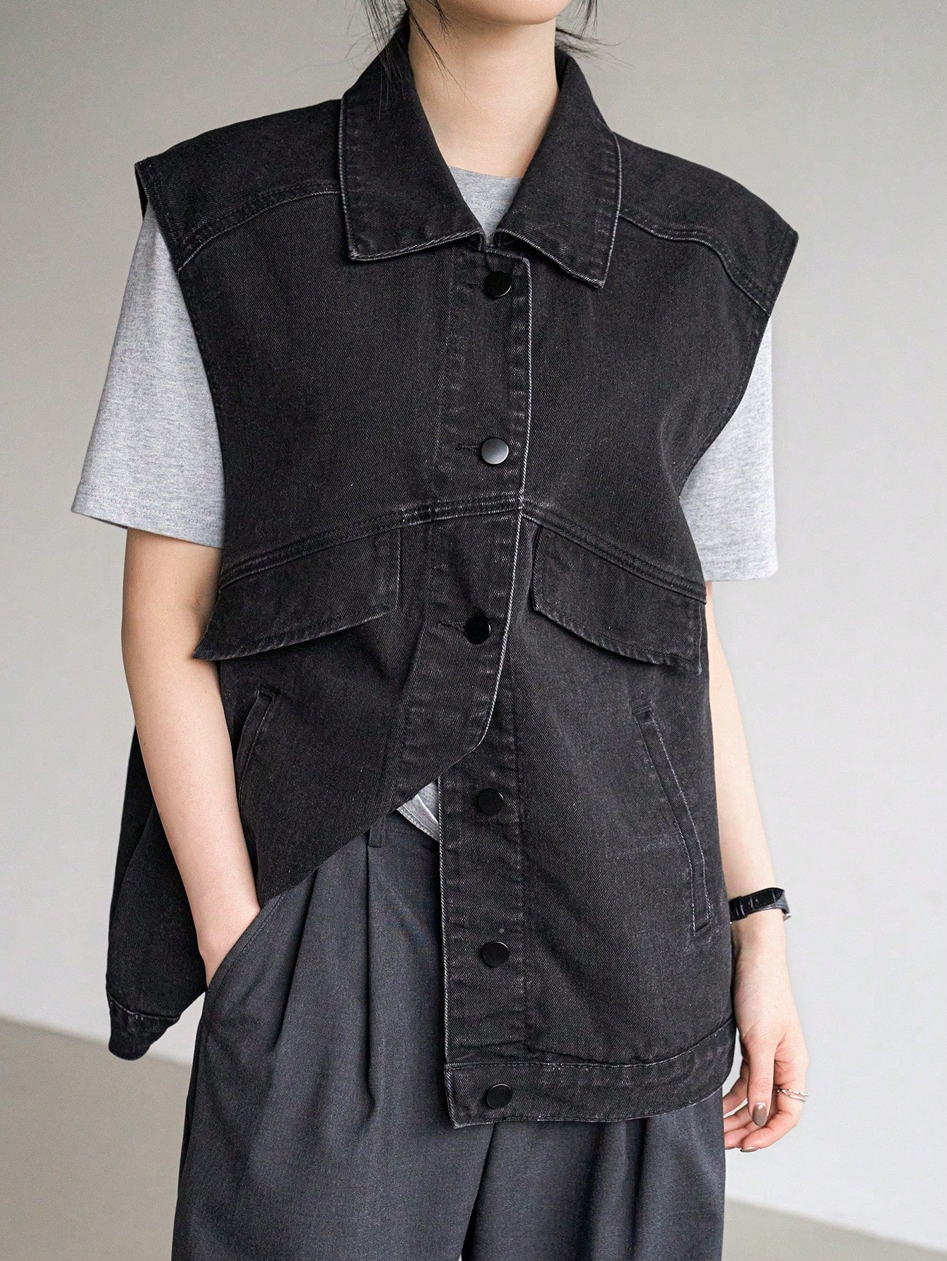 CM-CS420595 Women Casual Seoul Style Sleeveless Front Button Pocket Denim Jacket - Black