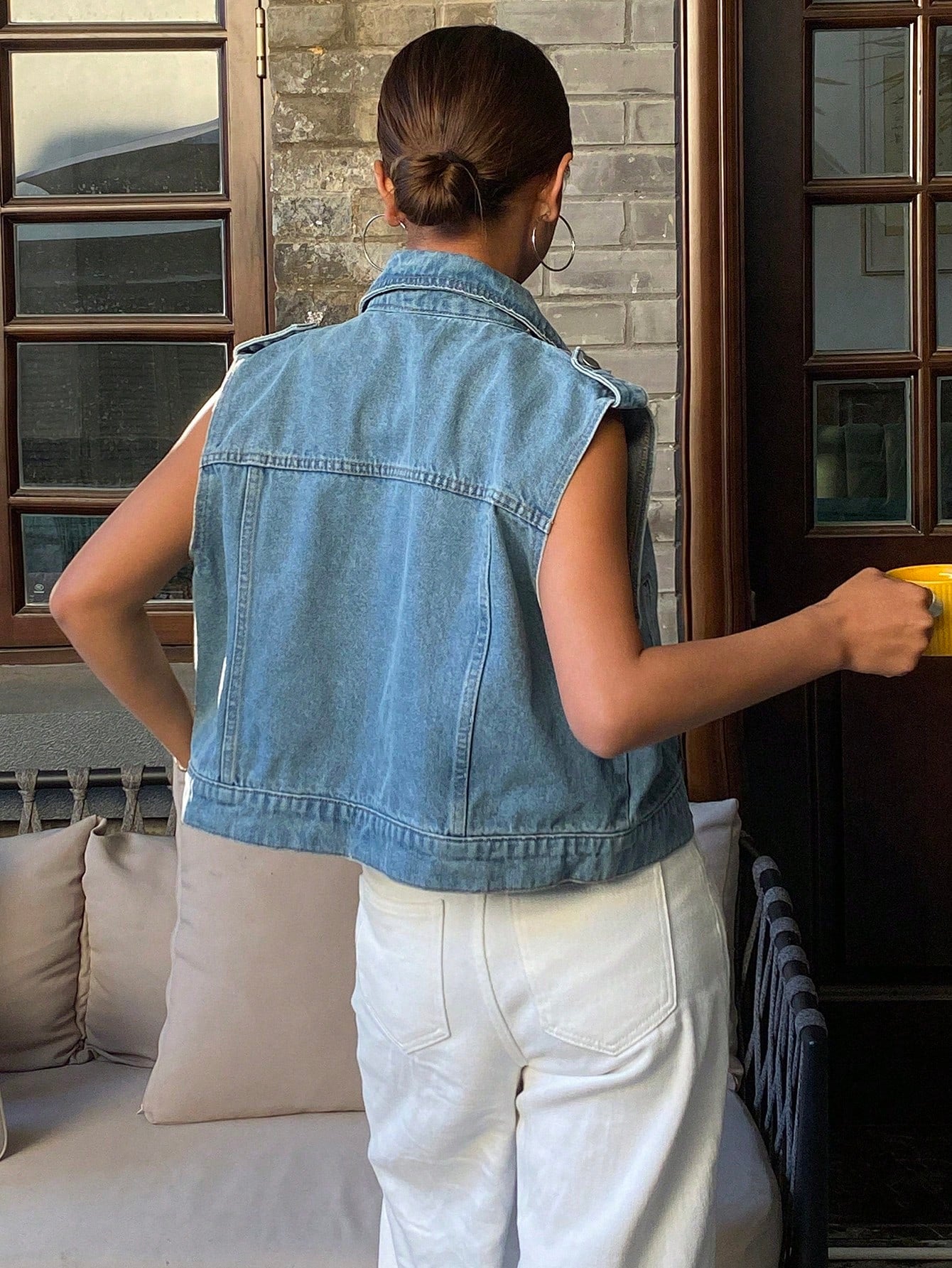 CM-CS811872 Women Casual Seoul Style Medium Wash Collar Neckline Sleeveless Zip-Up Denim Vest