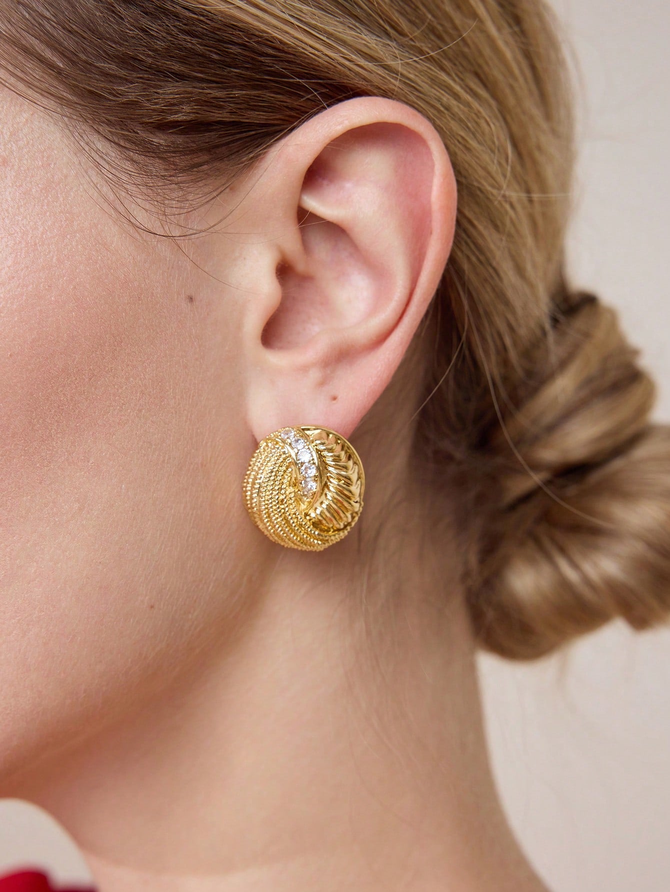 CM-AXS507171 Women Trendy Seoul Style Gold Spiral Micro-Inlay Cubic Zirconia Oval Earrings