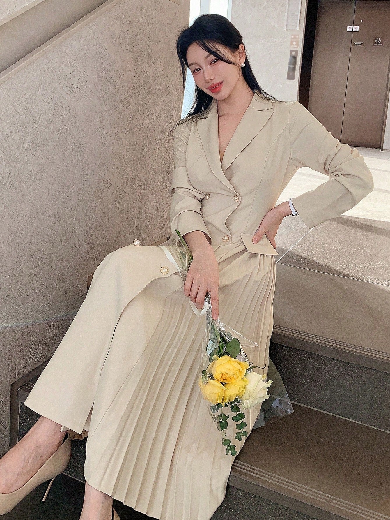CM-DS880101 Women Elegant Seoul Style Solid Color Patchwork Pleated Mid-Length Dress - Apricot