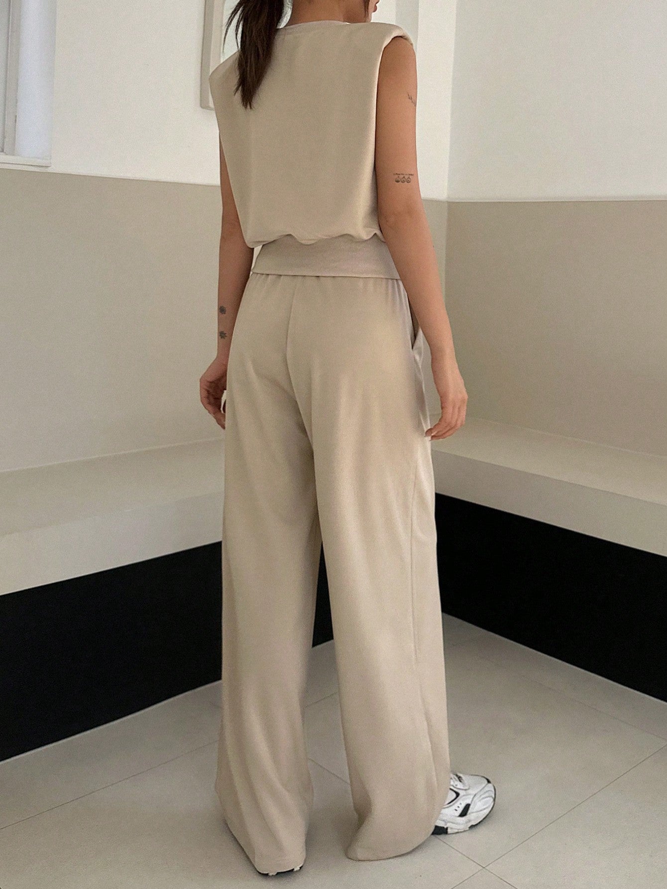 CM-SS054829 Women Casual Seoul Style Solid Color Sleeveless Crew Neck T-Shirt With Pants - Set