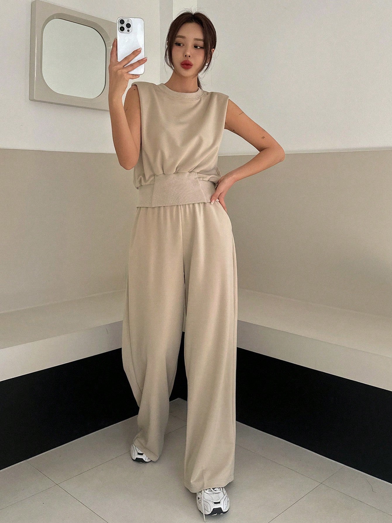 CM-SS054829 Women Casual Seoul Style Solid Color Sleeveless Crew Neck T-Shirt With Pants - Set