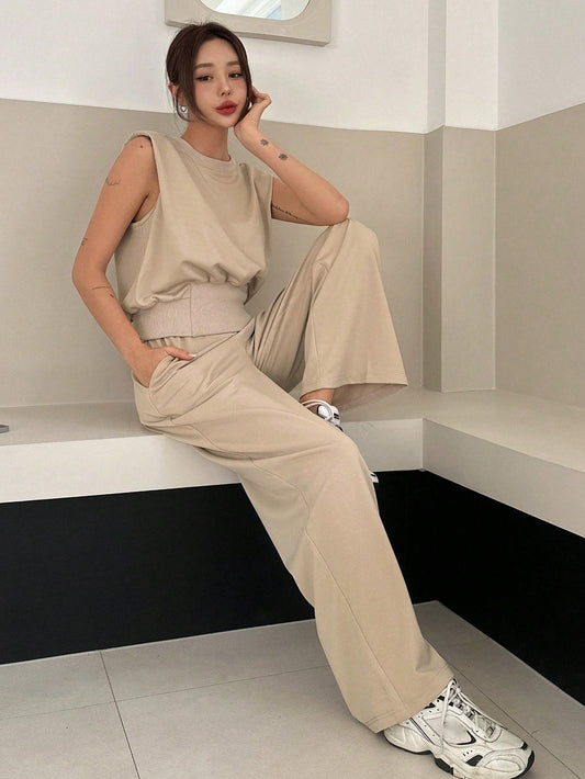 CM-SS054829 Women Casual Seoul Style Solid Color Sleeveless Crew Neck T-Shirt With Pants - Set