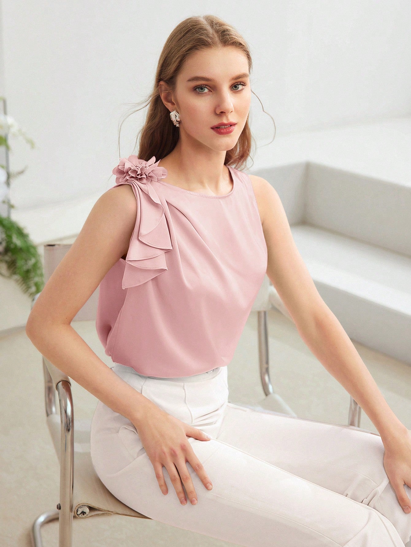 CM-TS942142 Women Elegant Seoul Style Stereo Floral Decor Round Neck Sleeveless Blouse - Baby Pink