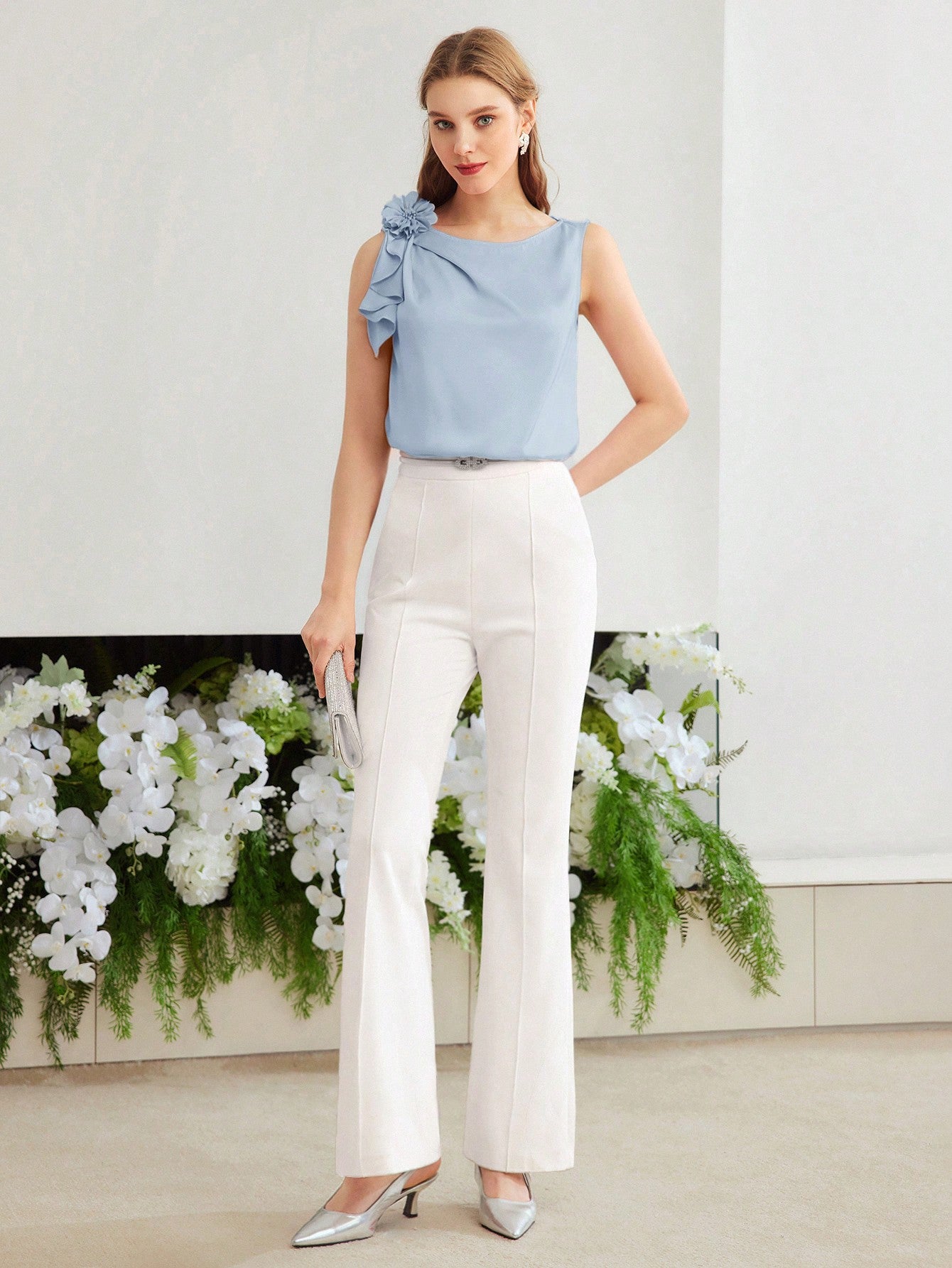 CM-TS938554 Women Elegant Seoul Style Stereo Floral Decor Round Neck Sleeveless Blouse - Blue