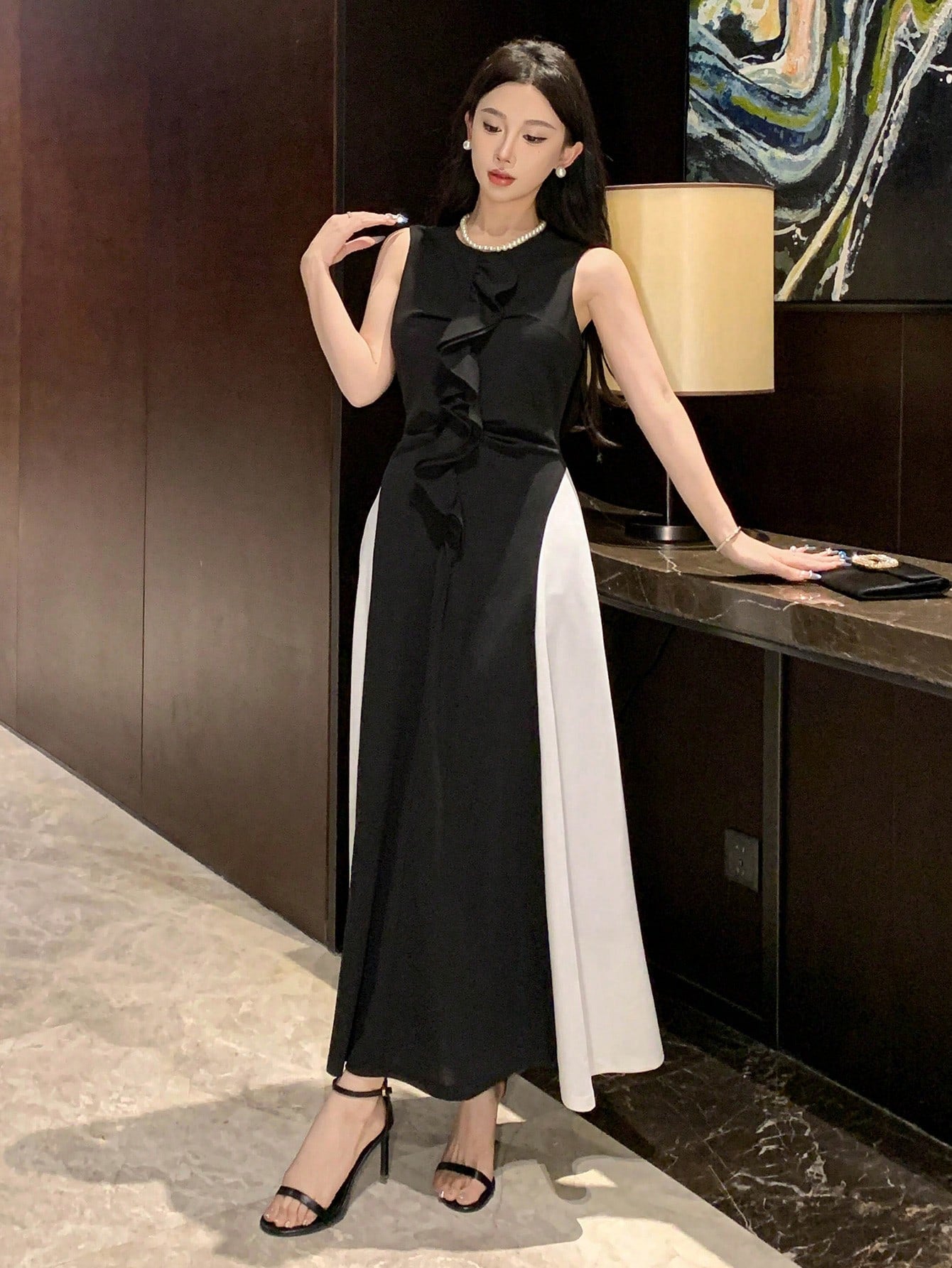 CM-DS526692 Women Elegant Seoul Style Contrast Color Ruffle Hem Round Neck Sleeveless Midi Dress