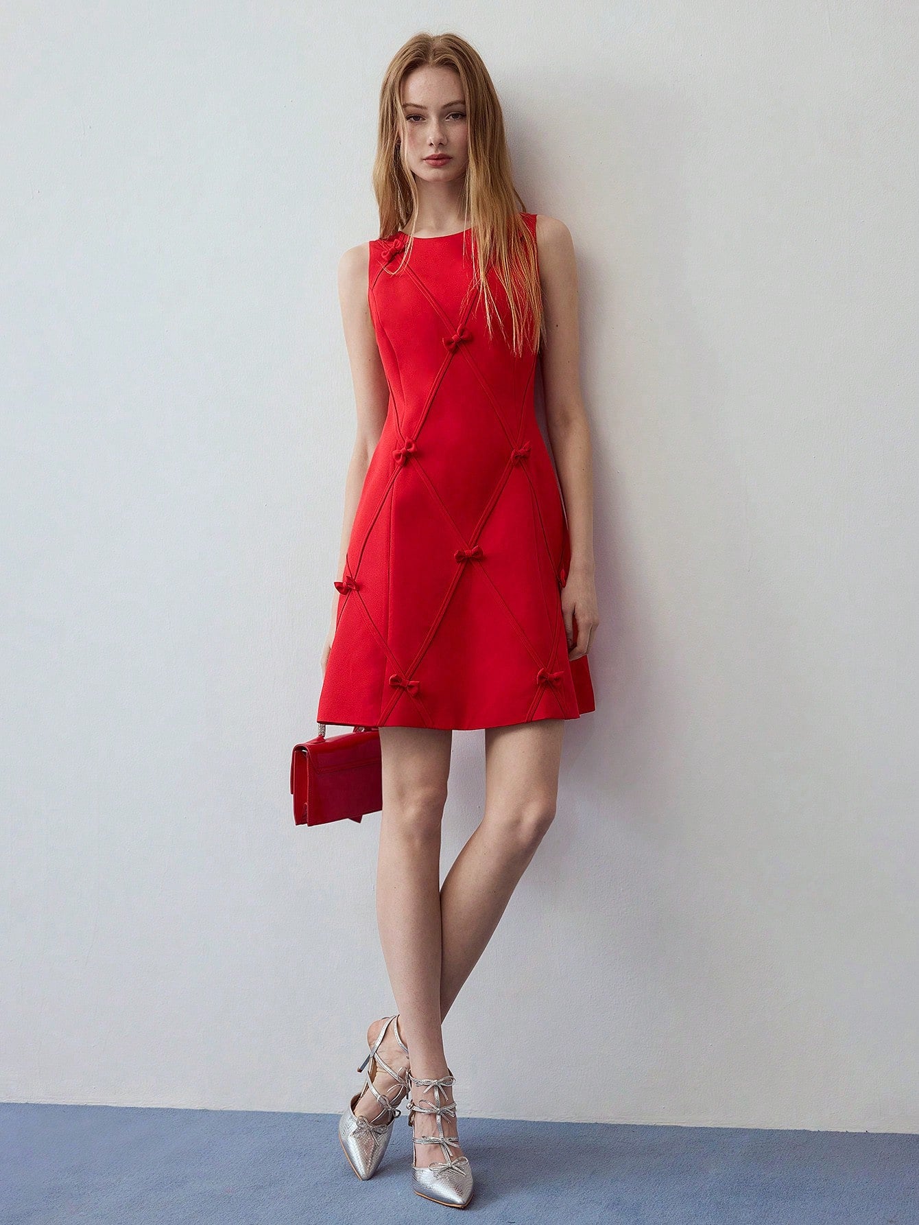 CM-DS014988 Women Elegant Seoul Style Round Neck Sleeveless Bow Decor A-Line Dress - Red