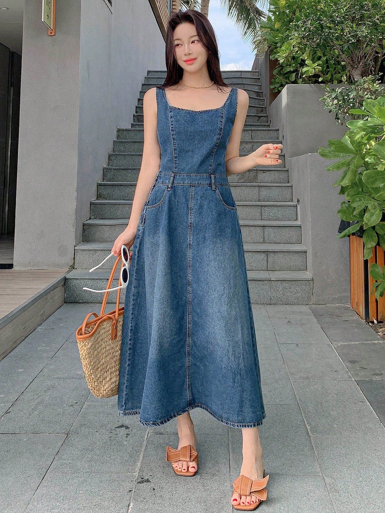 CM-DS482012 Women Casual Seoul Style Medium Wash Scoop Neck Sleeveless Midi Denim Dress