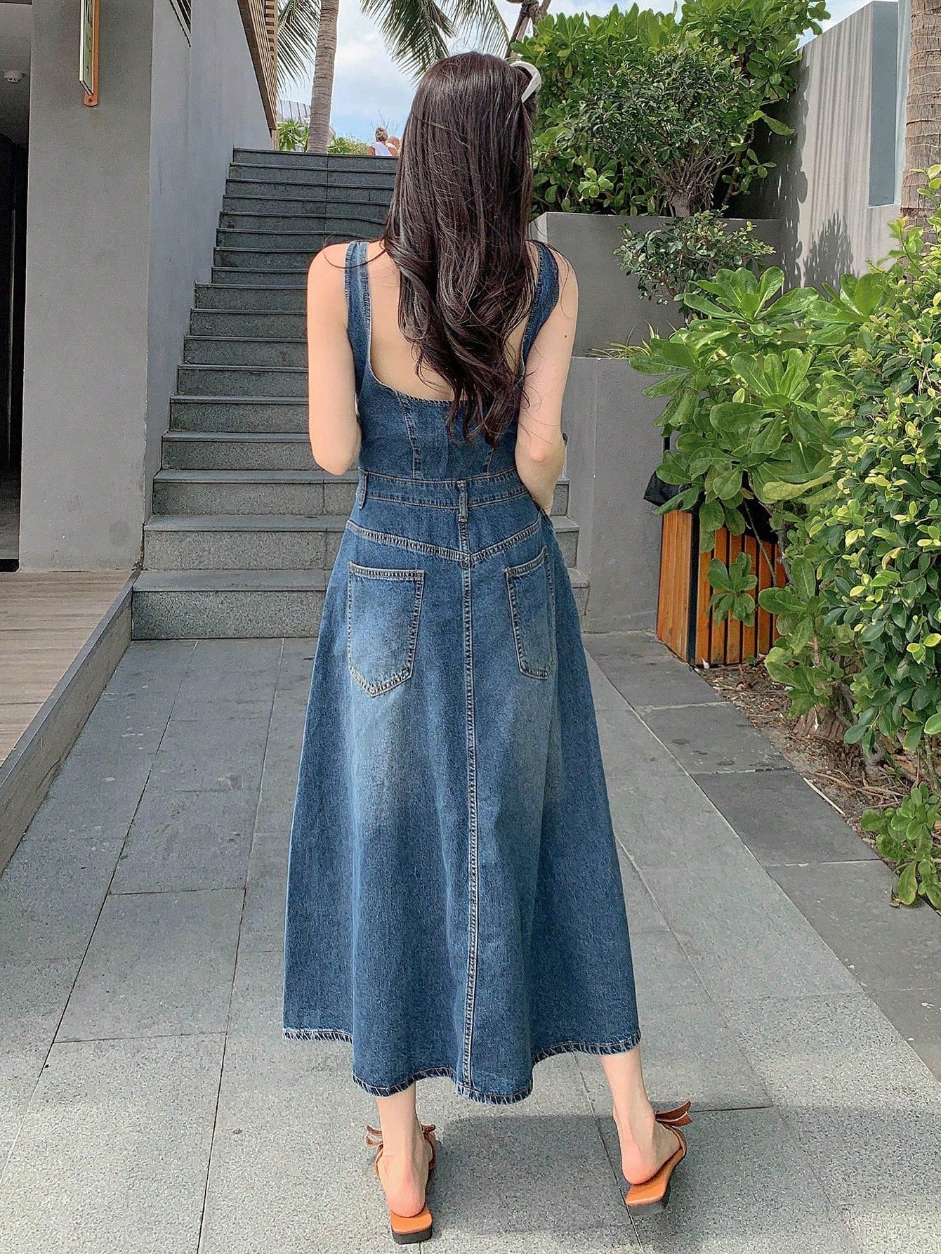 CM-DS482012 Women Casual Seoul Style Medium Wash Scoop Neck Sleeveless Midi Denim Dress