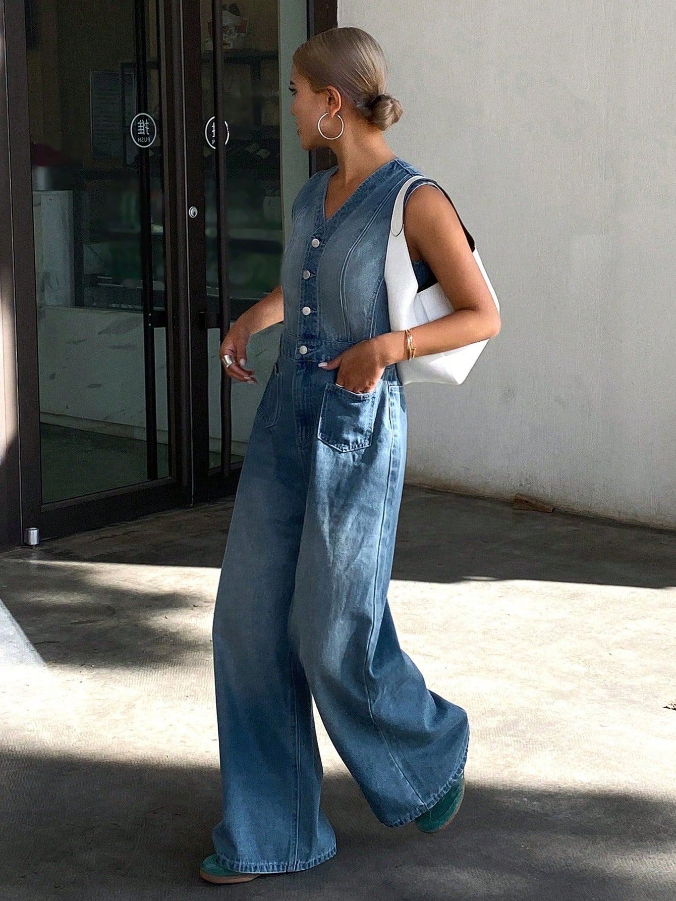 CM-JS840173 Women Casual Seoul Style V-Neck Sleeveless Distressed Pocket Denim Overall Jumpsuit - Blue
