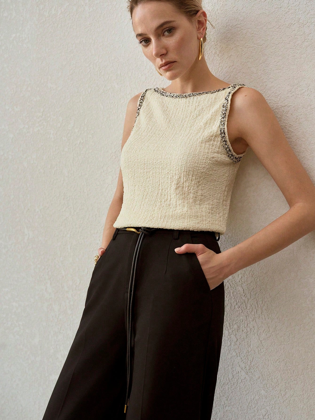 CM-TS622679 Women Casual Seoul Style Round Neck Sleeveless Contrast Tape Binding Textured Tank Top - Apricot