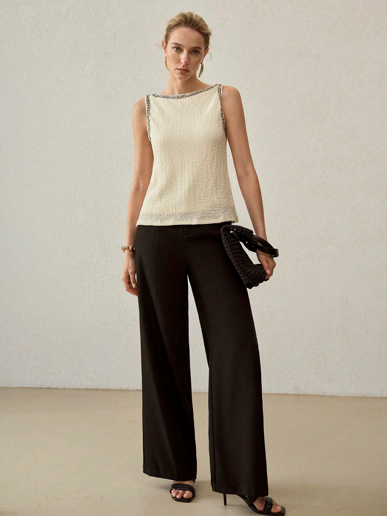 CM-TS622679 Women Casual Seoul Style Round Neck Sleeveless Contrast Tape Binding Textured Tank Top - Apricot