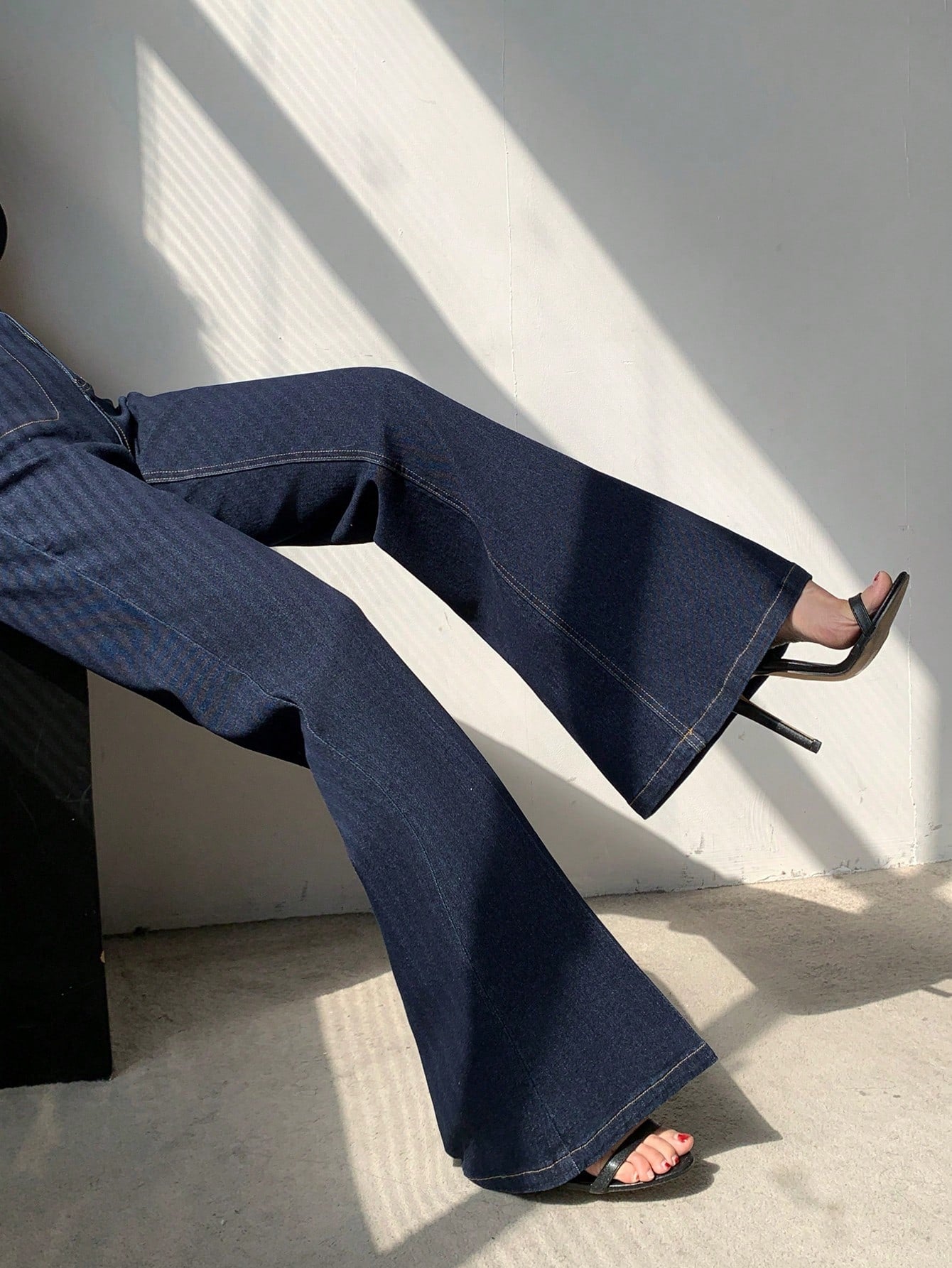 CM-BS597568 Women Casual Seoul Style Low Waist Skinny Flared Leg Jeans - Blue
