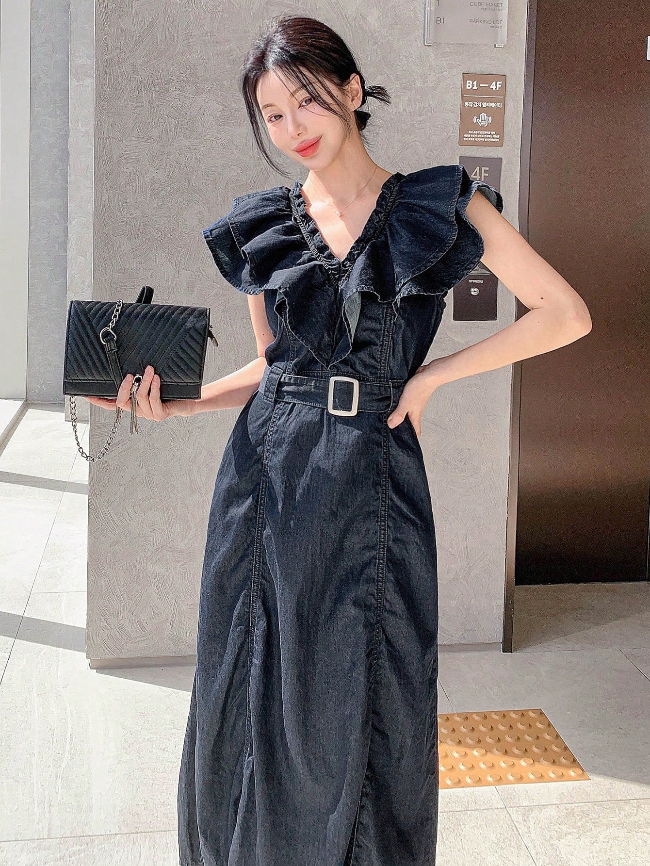 CM-DS414421 Women Casual Seoul Style V-Neck Flounce Sleeve Ruffle Maxi Denim Dress - Blue