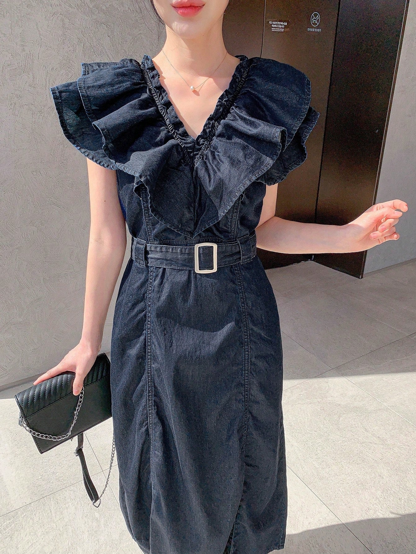 CM-DS414421 Women Casual Seoul Style V-Neck Flounce Sleeve Ruffle Maxi Denim Dress - Blue