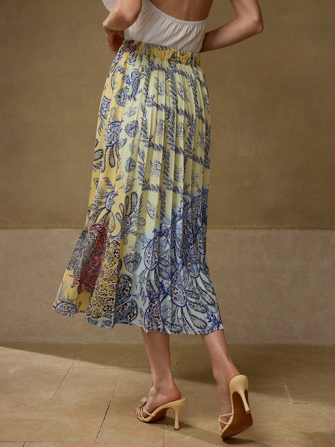 CM-BS583669 Women Trendy Bohemian Style Mid Waist All Over Print Pleated Mid-Length Skirt