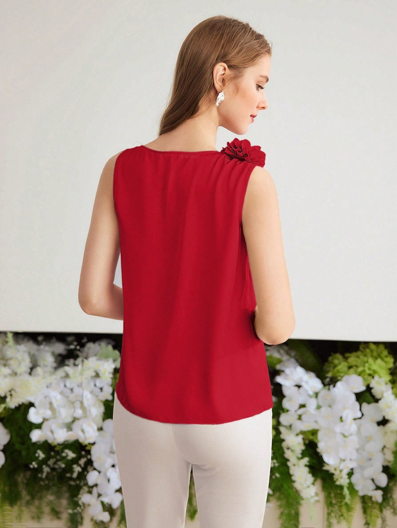 CM-TS954736 Women Elegant Seoul Style Stereo Floral Decor Round Neck Sleeveless Blouse - Red