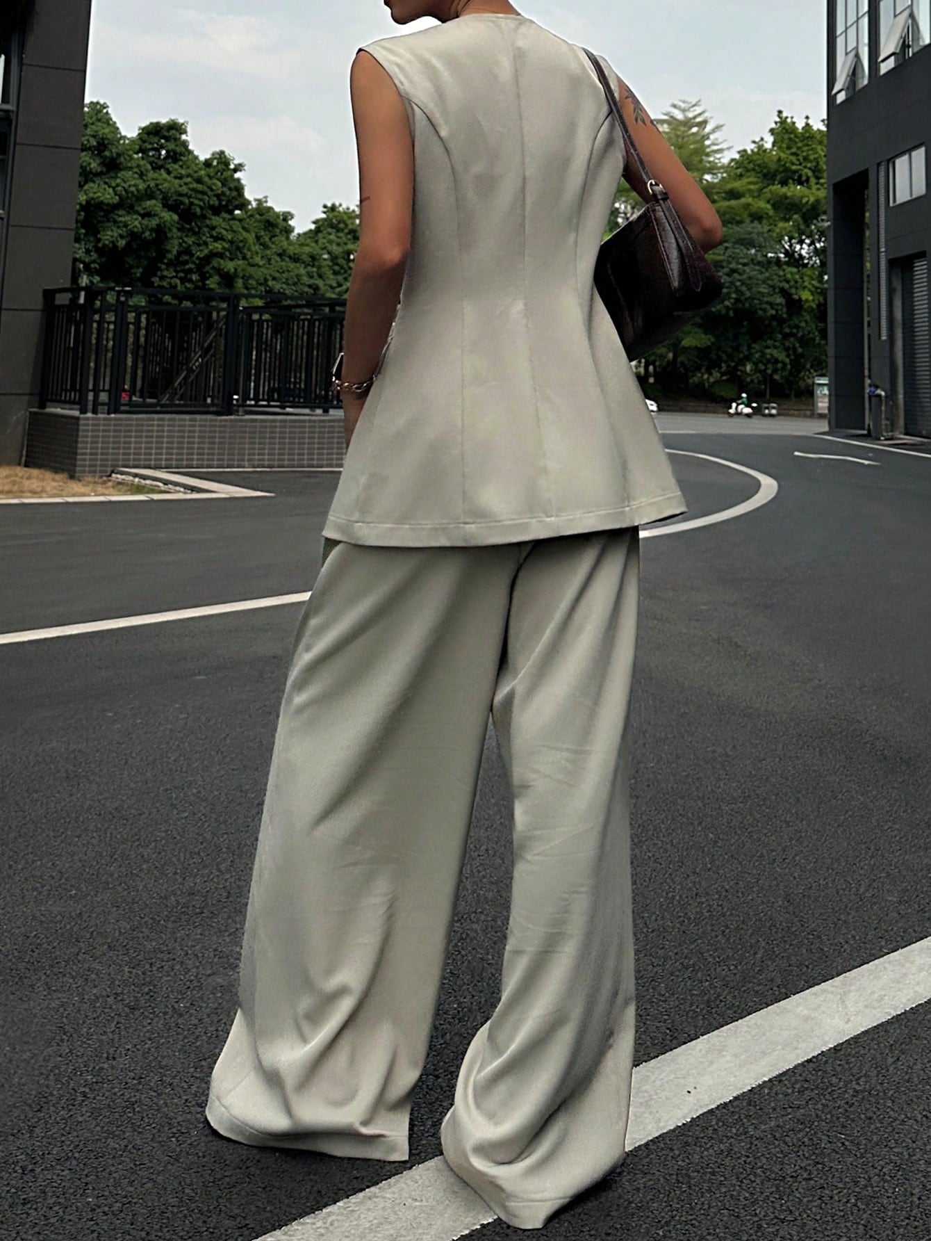CM-SS422694 Women Casual Seoul Style Sleeveless Lapel Neckline Vest With Pants - Set