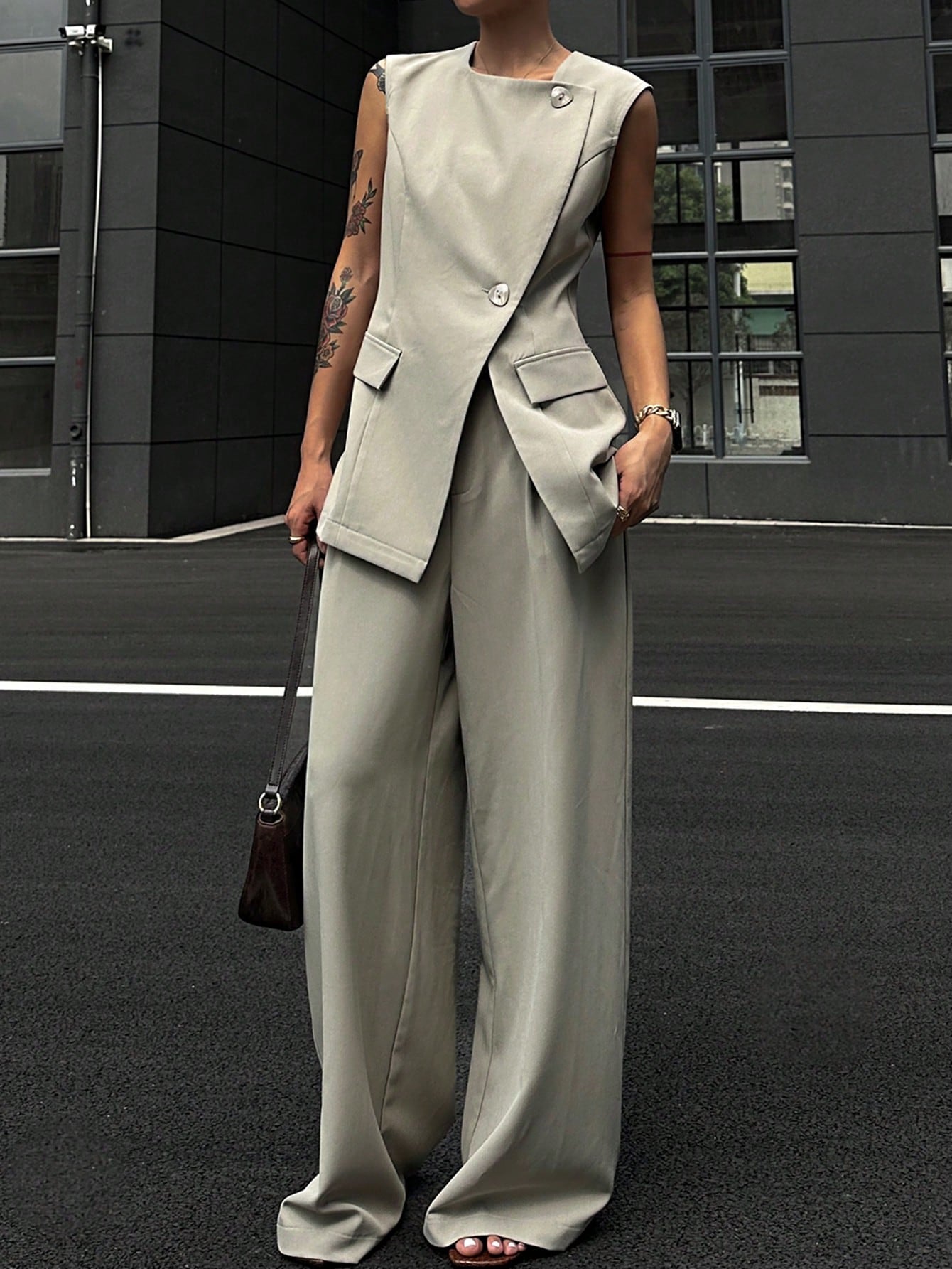 CM-SS422694 Women Casual Seoul Style Sleeveless Lapel Neckline Vest With Pants - Set