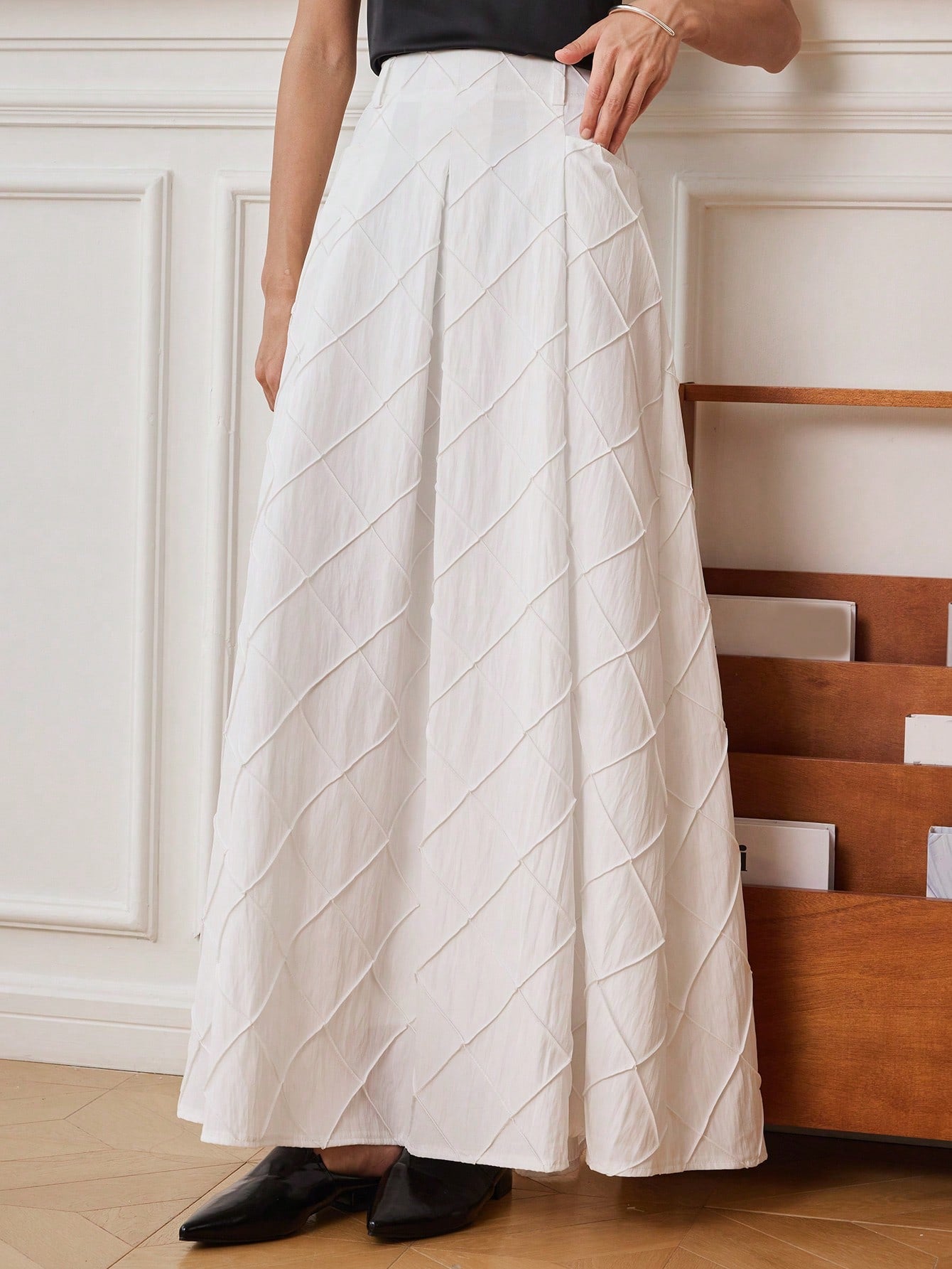CM-BS557593 Women Trendy Bohemian Style High Waist Wide Hem Pleated Long Skirt - White