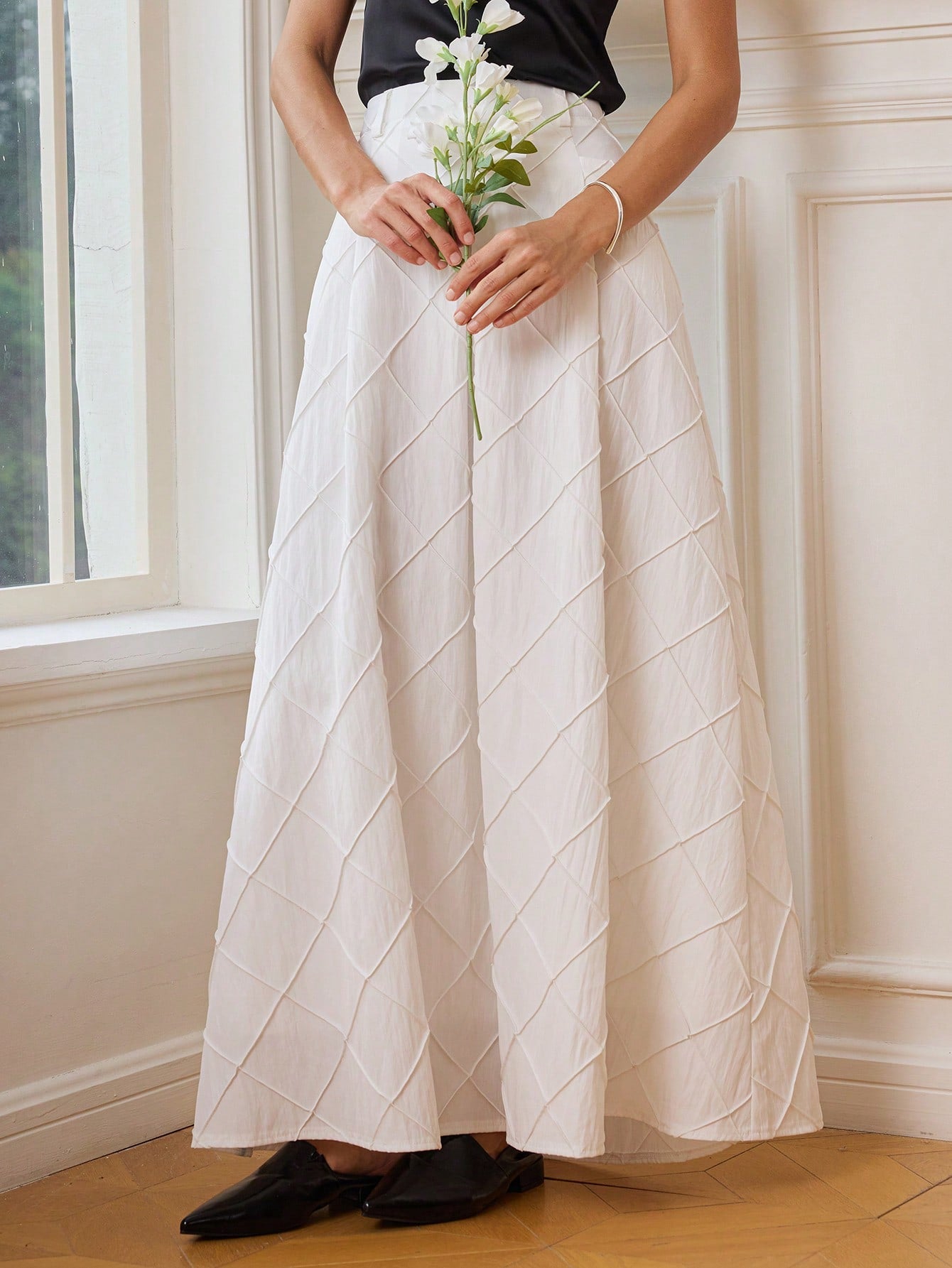 CM-BS557593 Women Trendy Bohemian Style High Waist Wide Hem Pleated Long Skirt - White