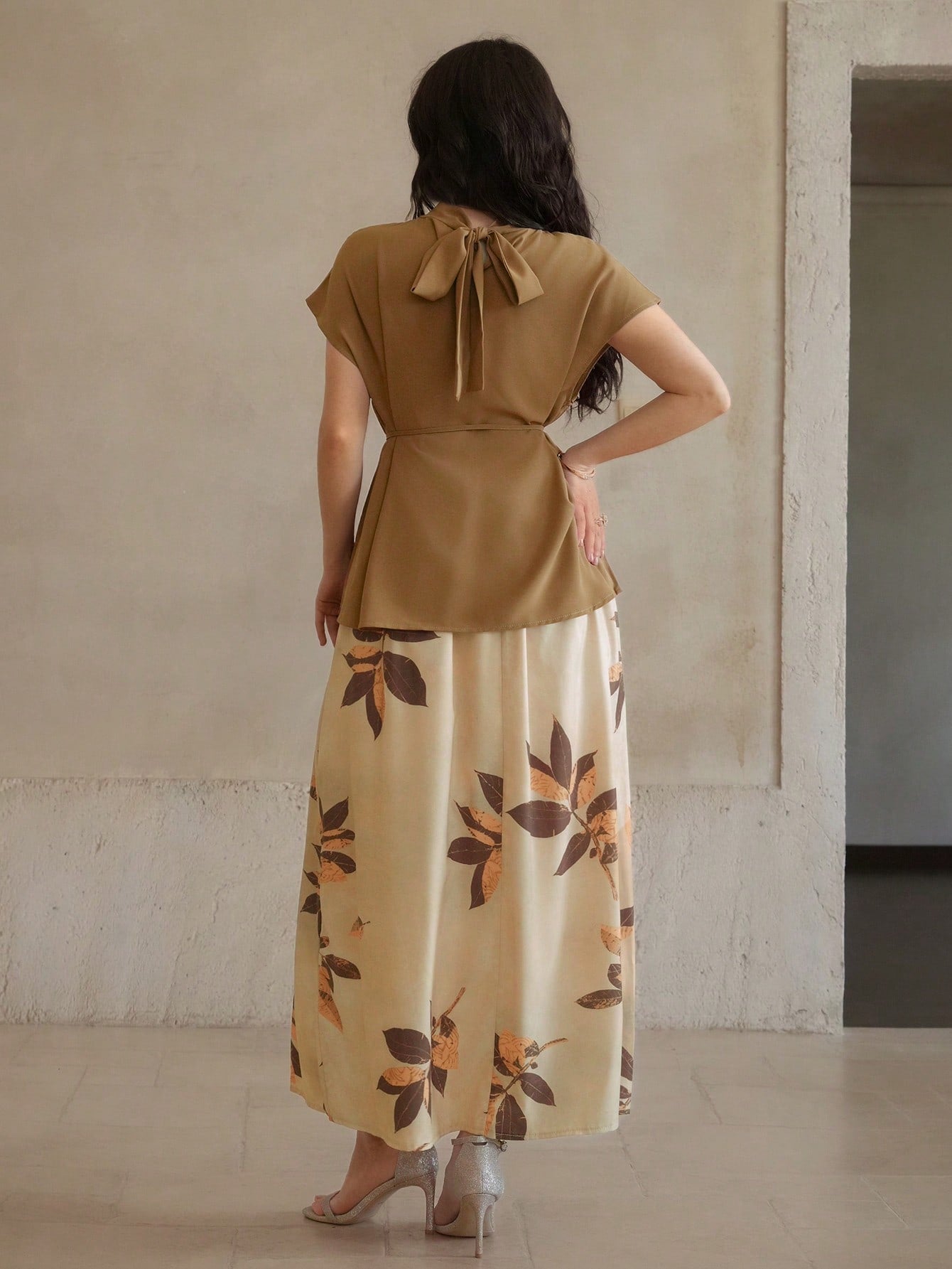 CM-SS855358 Women Casual Seoul Style Solid Color Batwing Sleeve Blouse With Floral Print Midi Skirt - Set