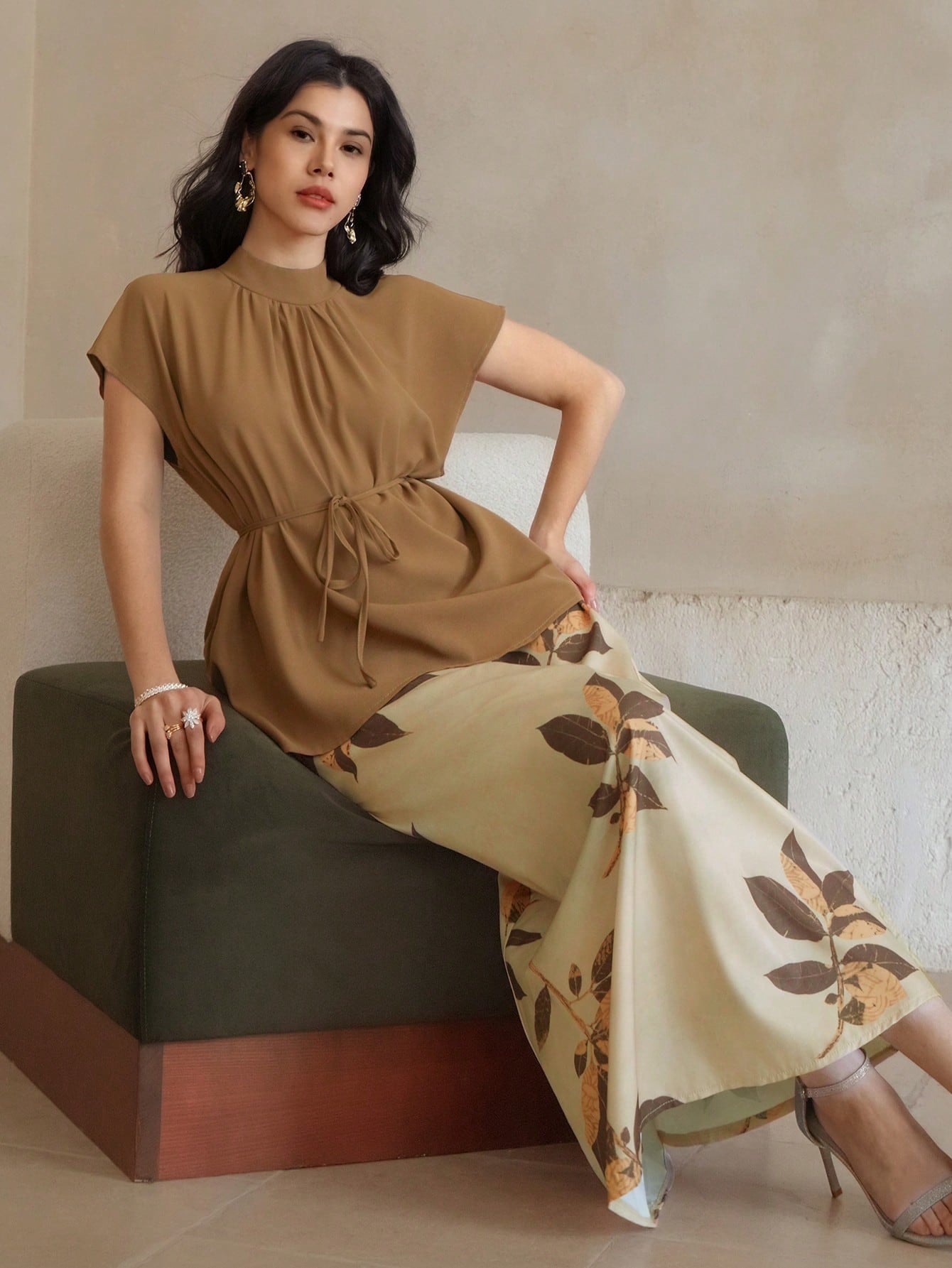 CM-SS855358 Women Casual Seoul Style Solid Color Batwing Sleeve Blouse With Floral Print Midi Skirt - Set