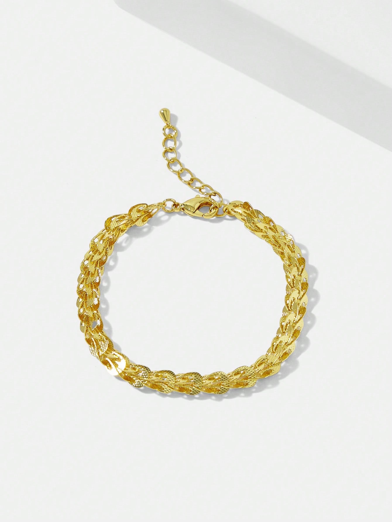 CM-AXS190227 Women Trendy Seoul Style 18K Gold Pleated Fish Scale Chain Bracelet