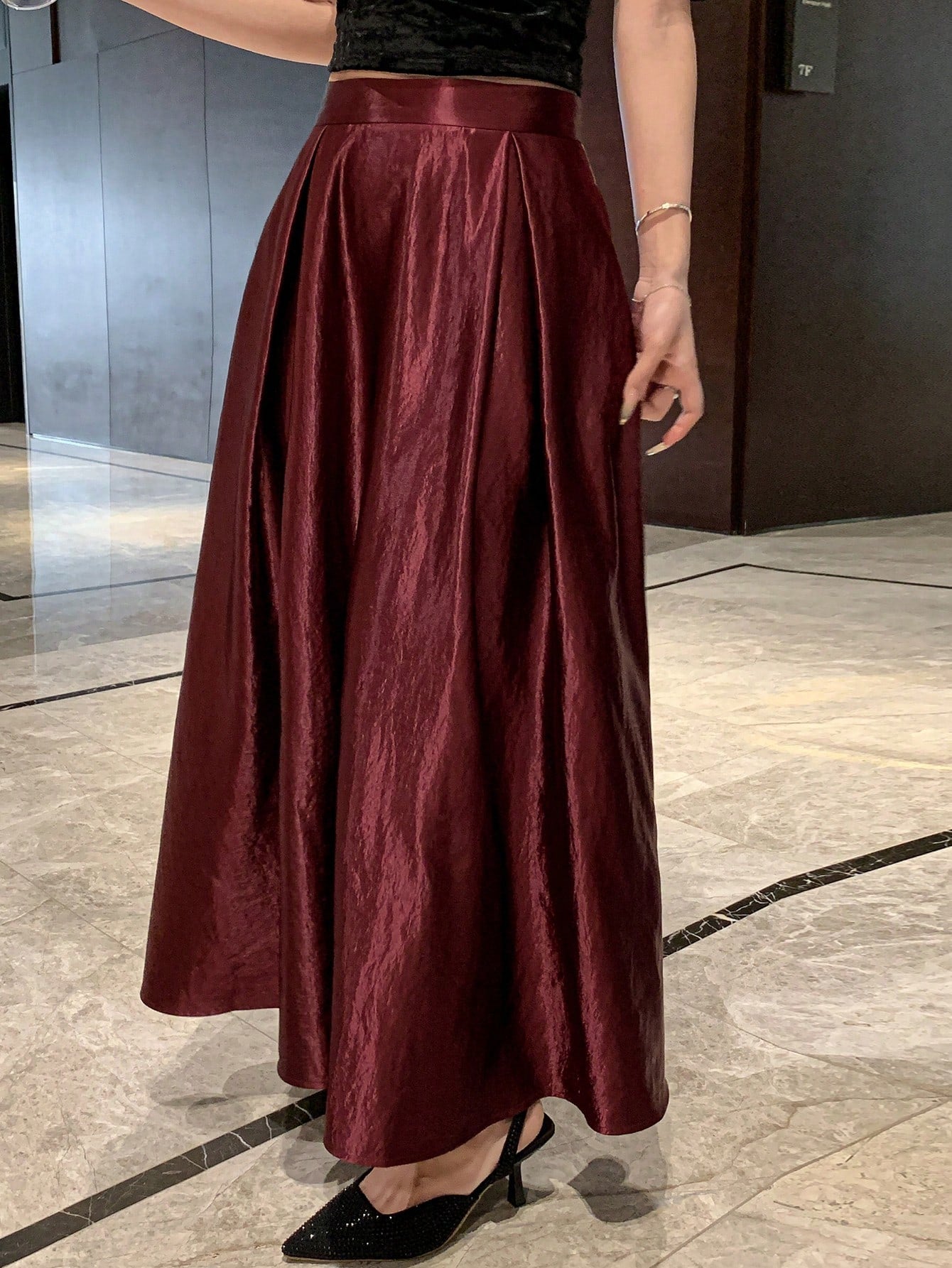 CM-BS235763 Women Elegant Seoul Style Satin Pleated Maxi Skirt - Burgundy